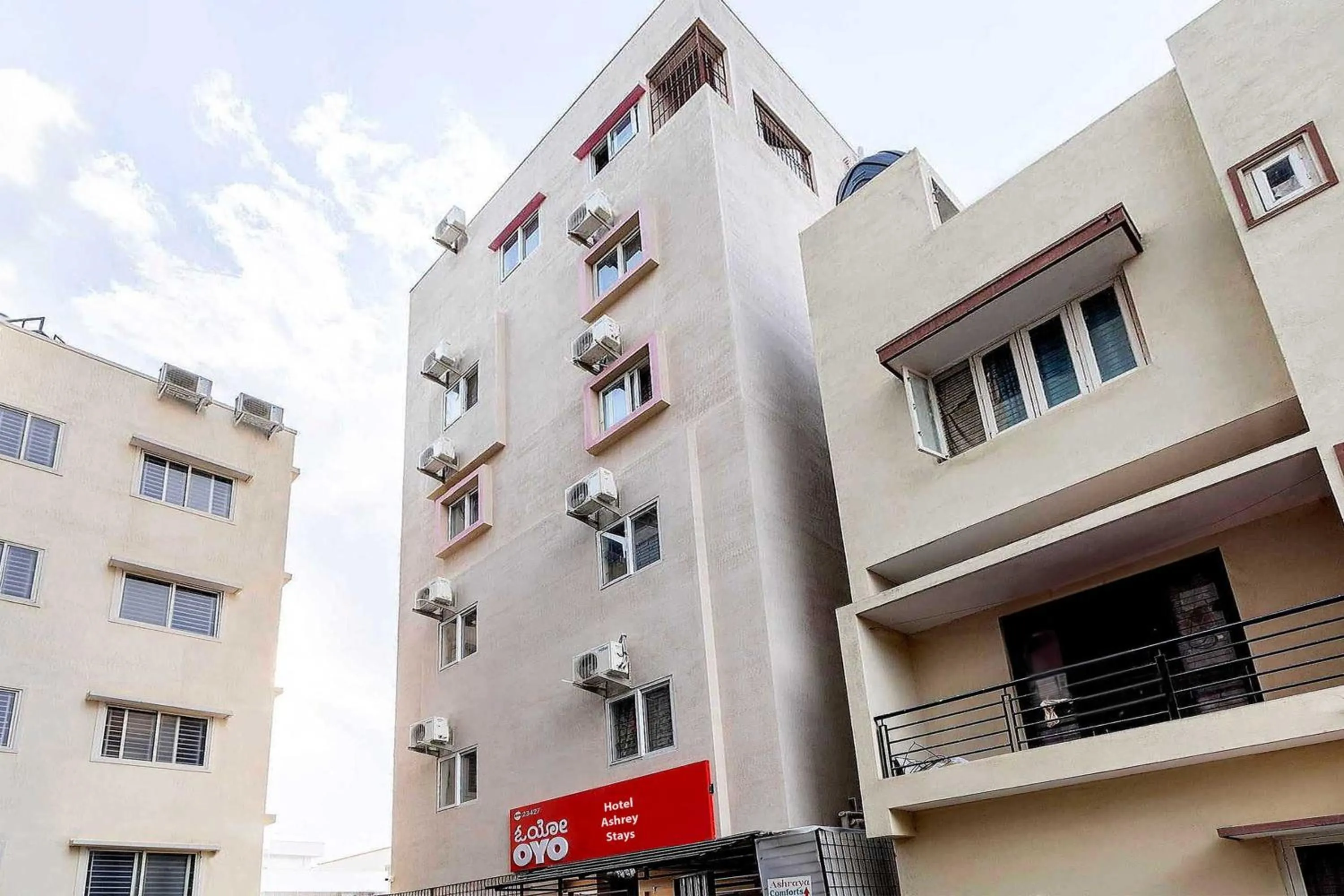 Facade/entrance in Hotel O Ashrey Comforts