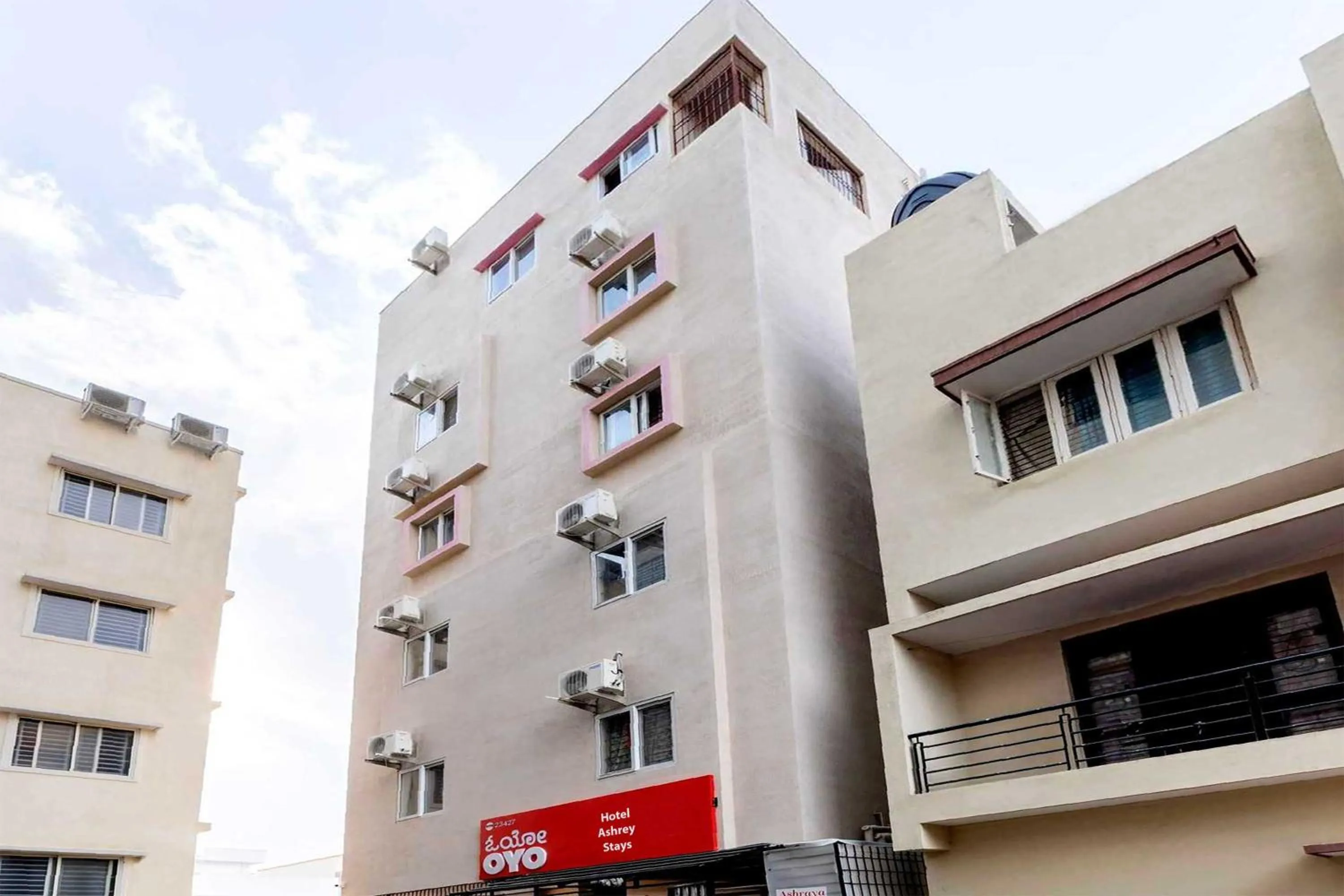 Facade/entrance in Hotel O Ashrey Comforts