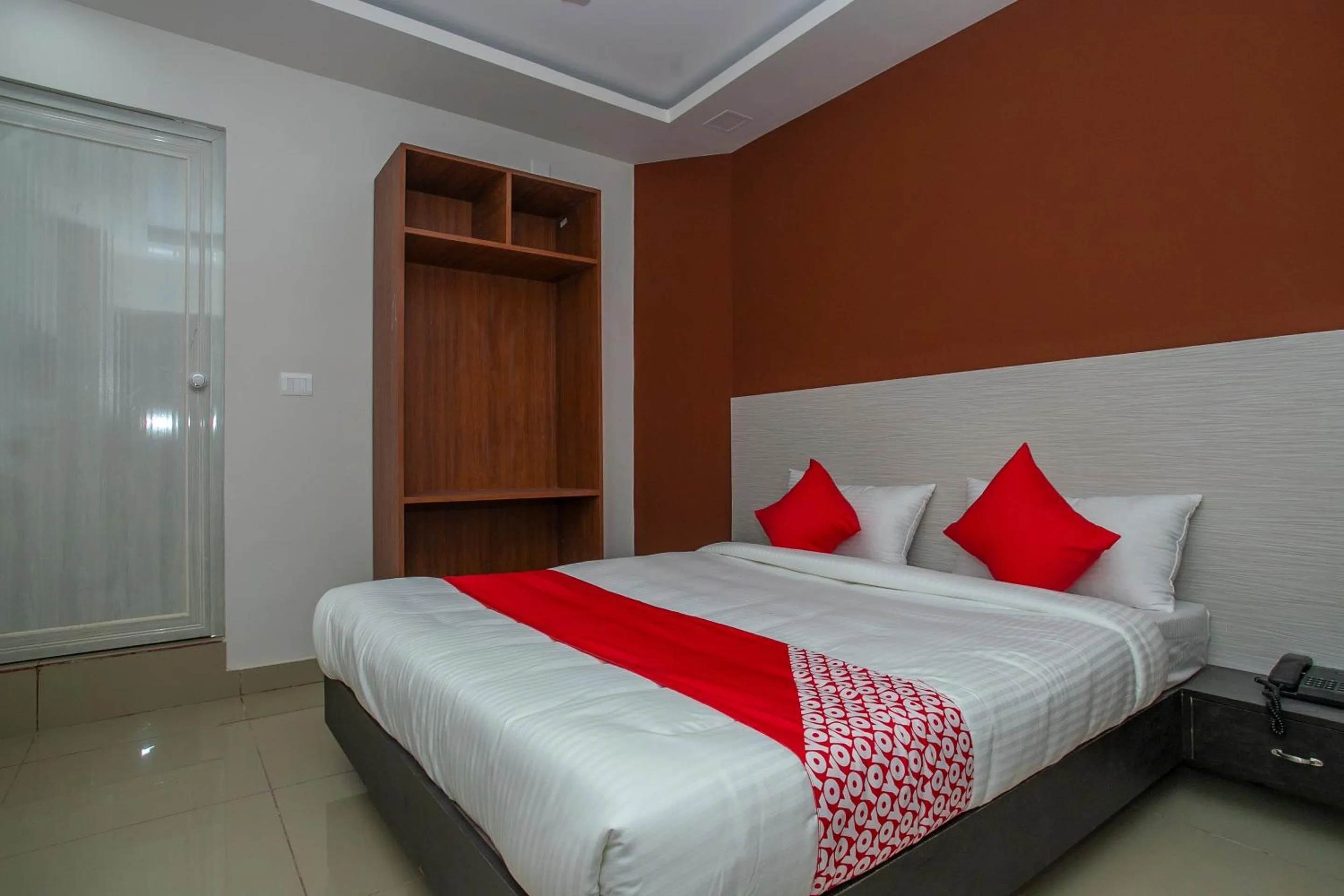 Bedroom, Bed in Hotel O Varcity Phi Premium Pavilion ,Above HDFC Bank ,Near Anjaneya Temple Madiwala, Hosur Main r