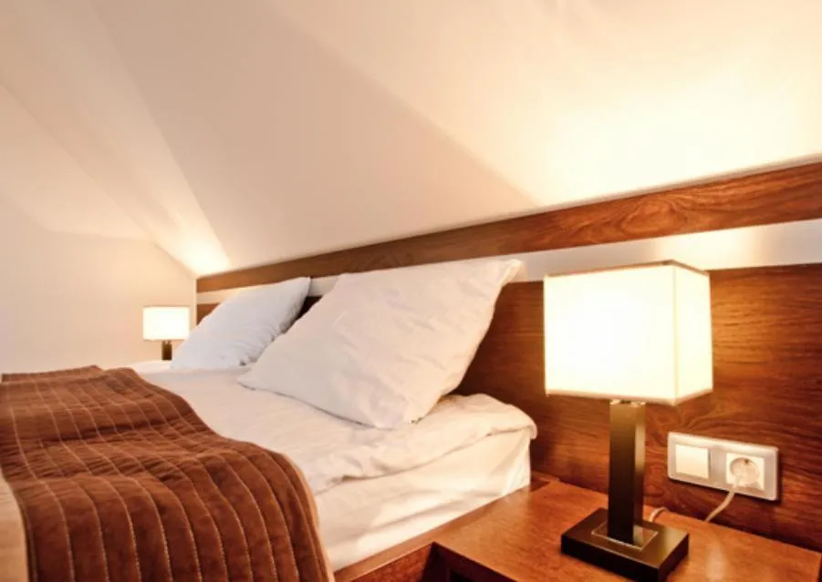 Bed in Americano