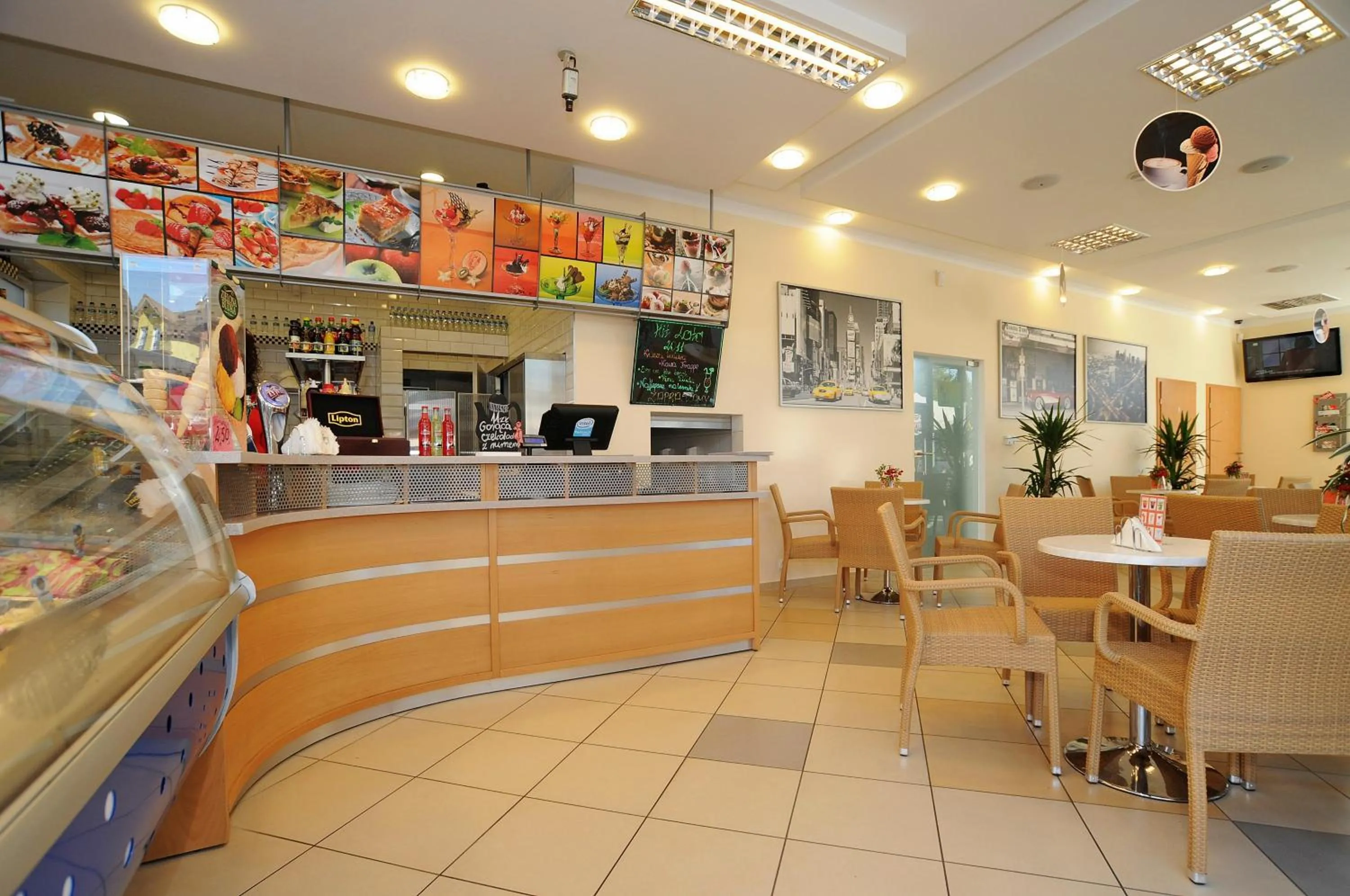 On-site shops in Americano