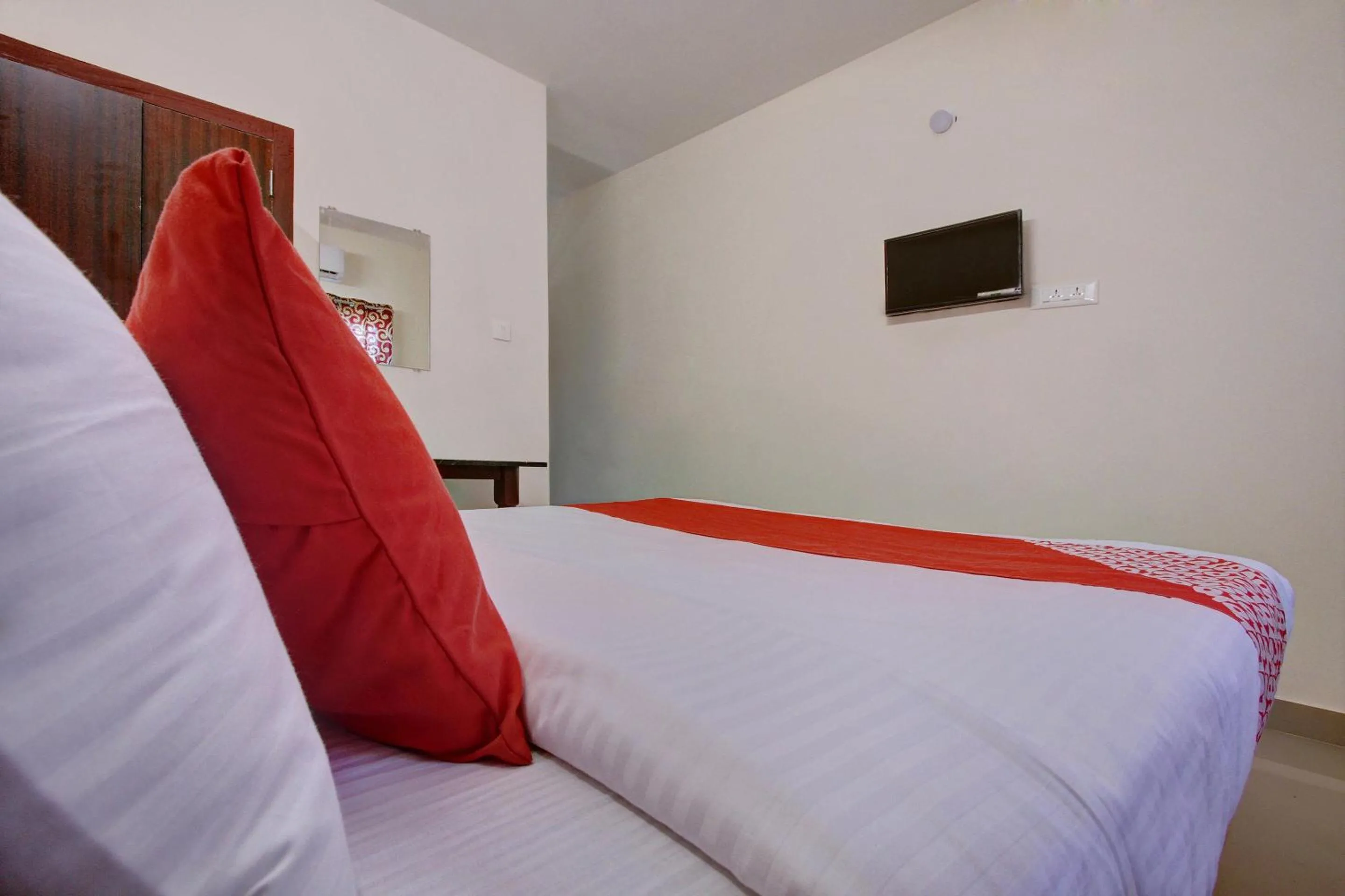 Bedroom, Bed in Super Hotel O Century Park