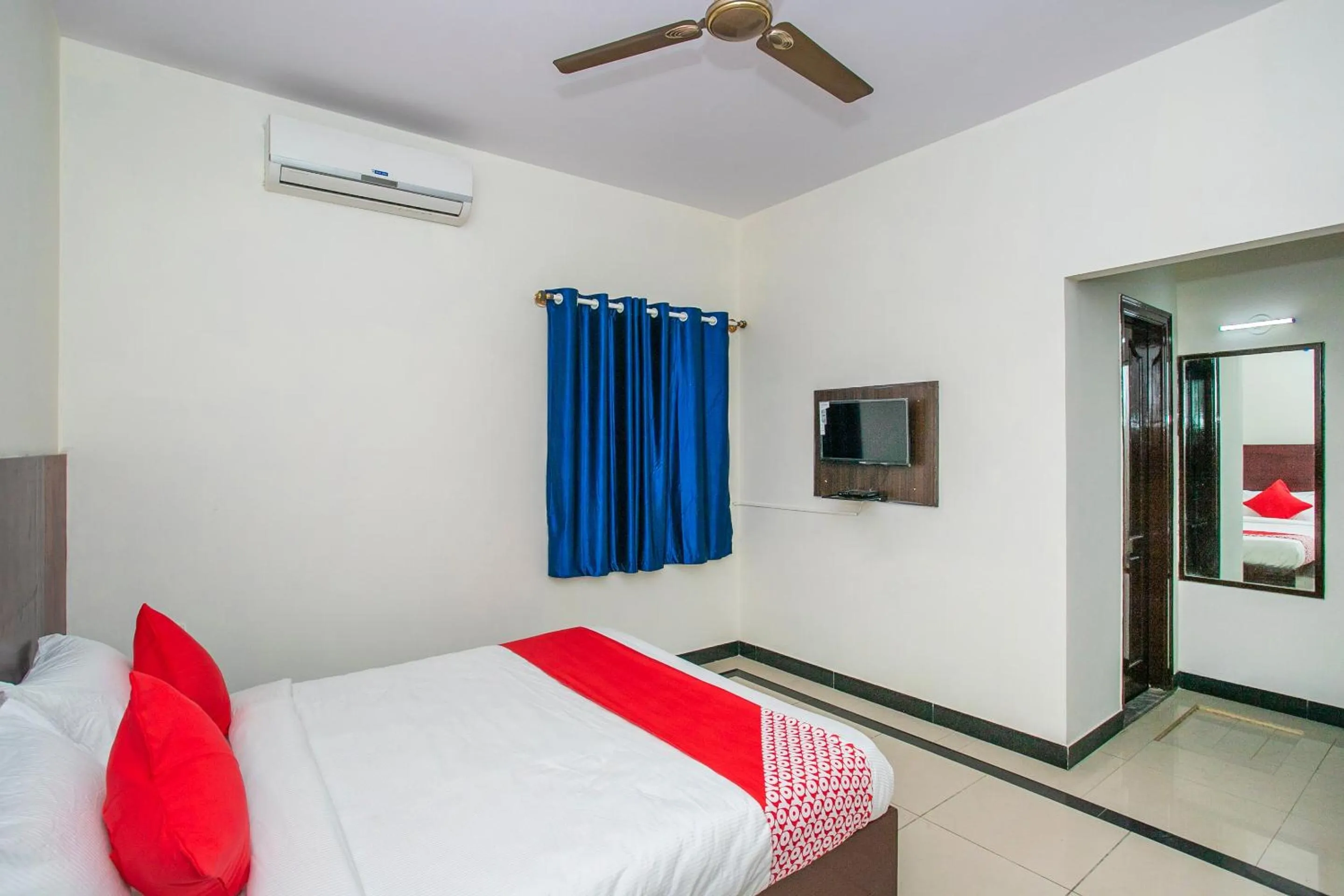 Bedroom in Hotel O Gks Residency