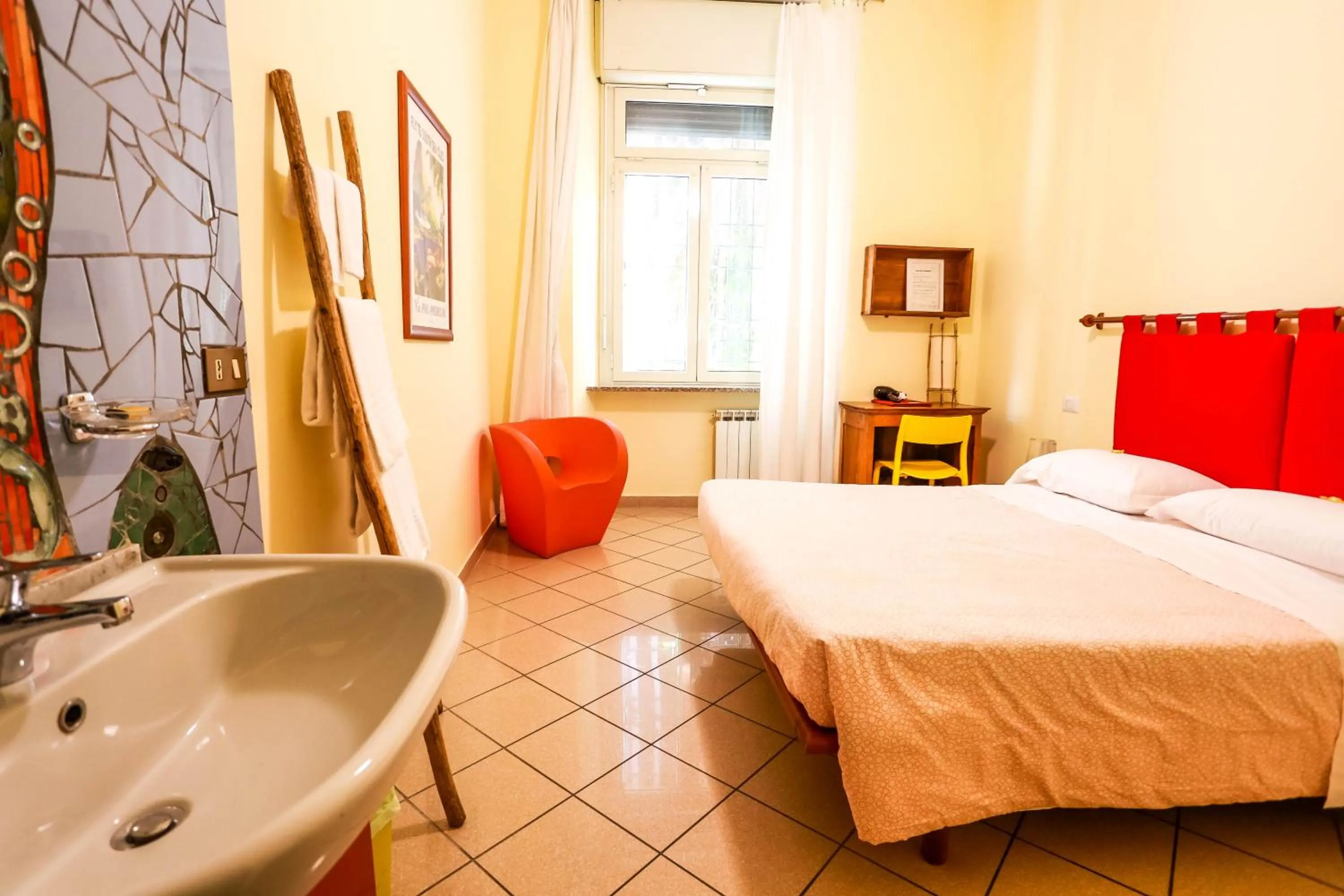 Photo of the whole room, Bed in The Beehive Hostel