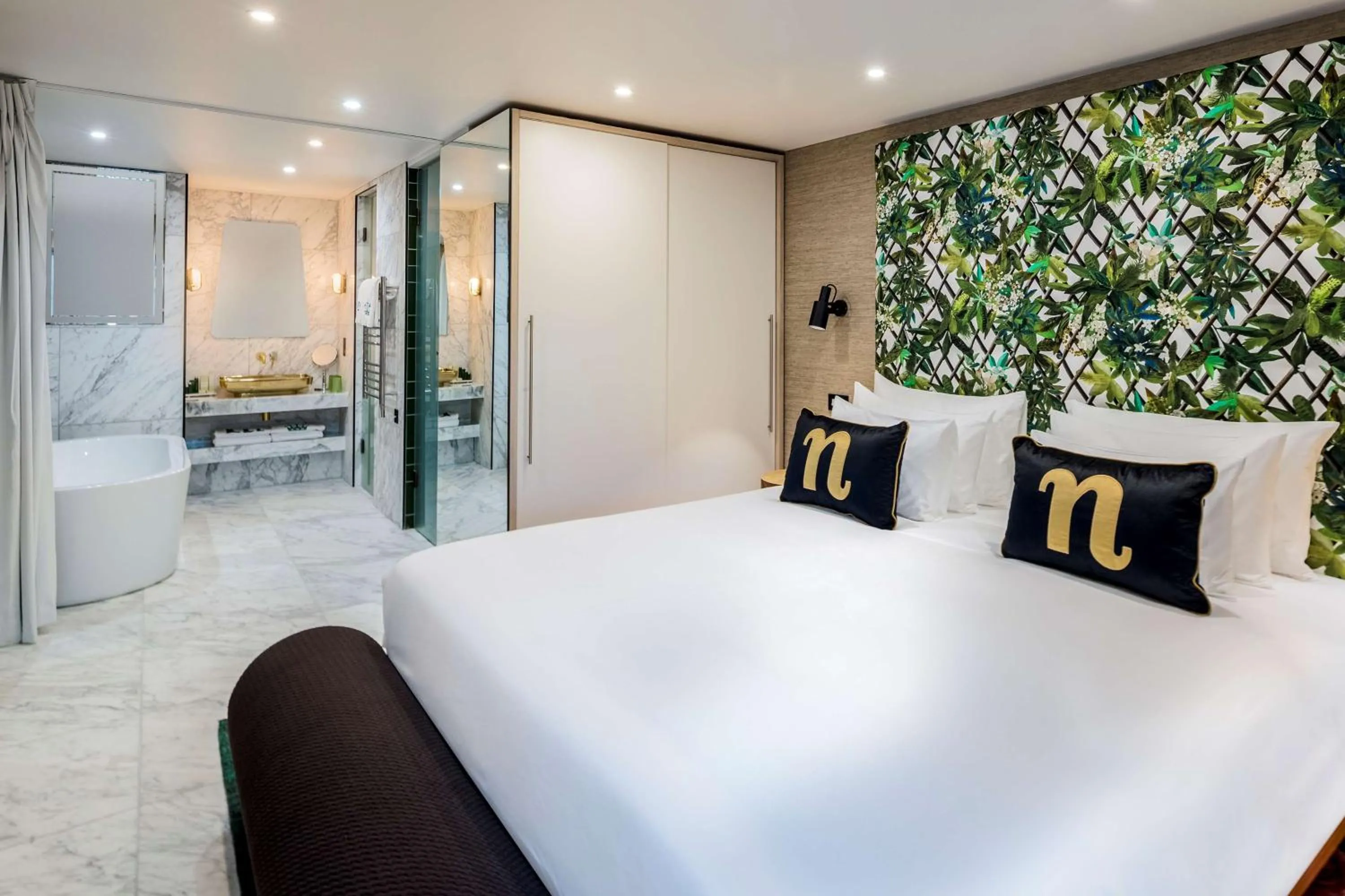 Bedroom, Bed in nhow London