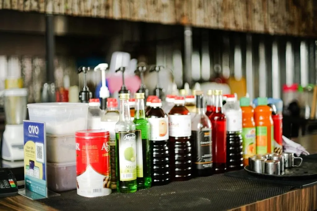 Restaurant/places to eat in Deli Hotel