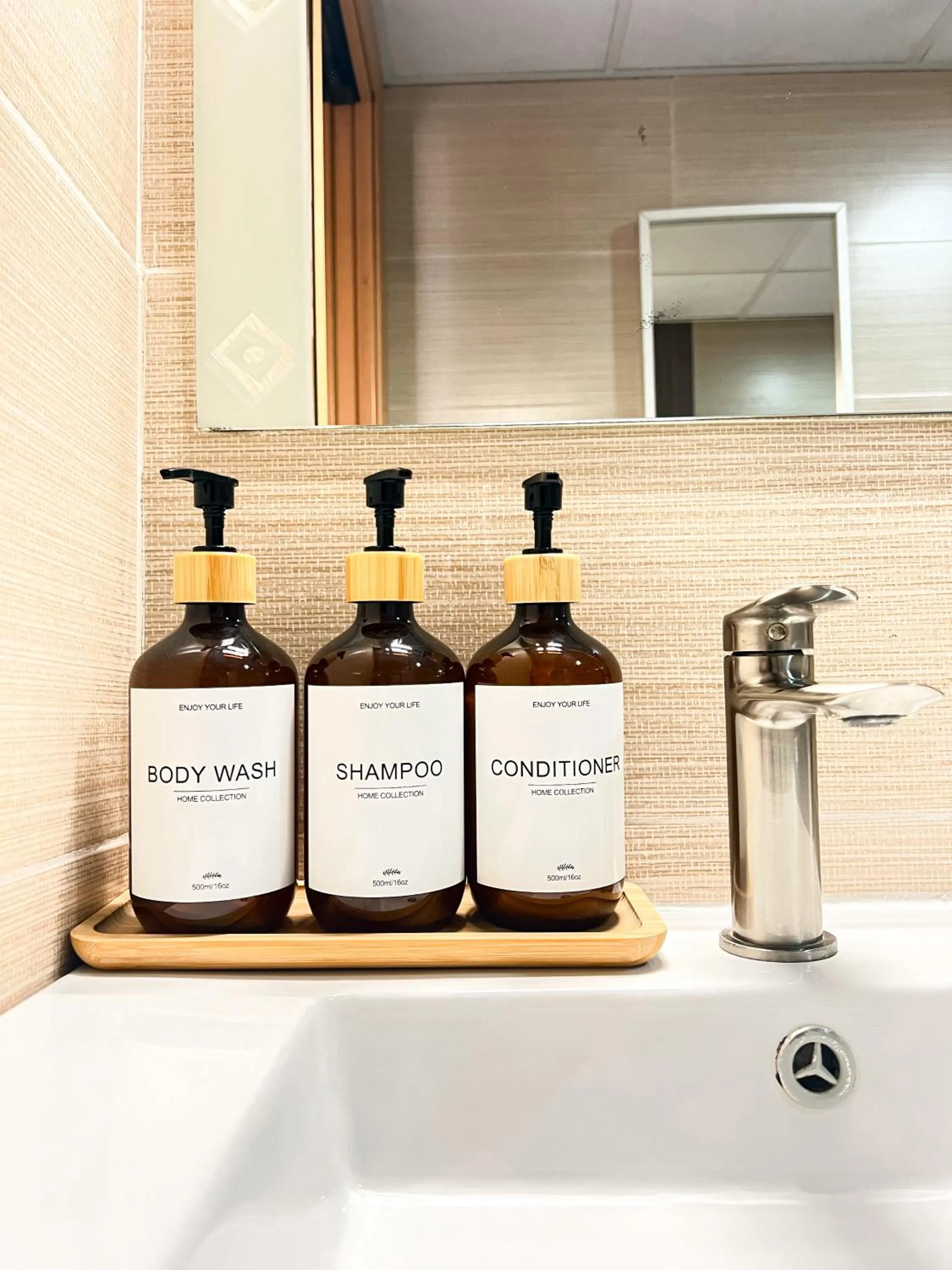 Bathroom in Happy Apartments Valencia