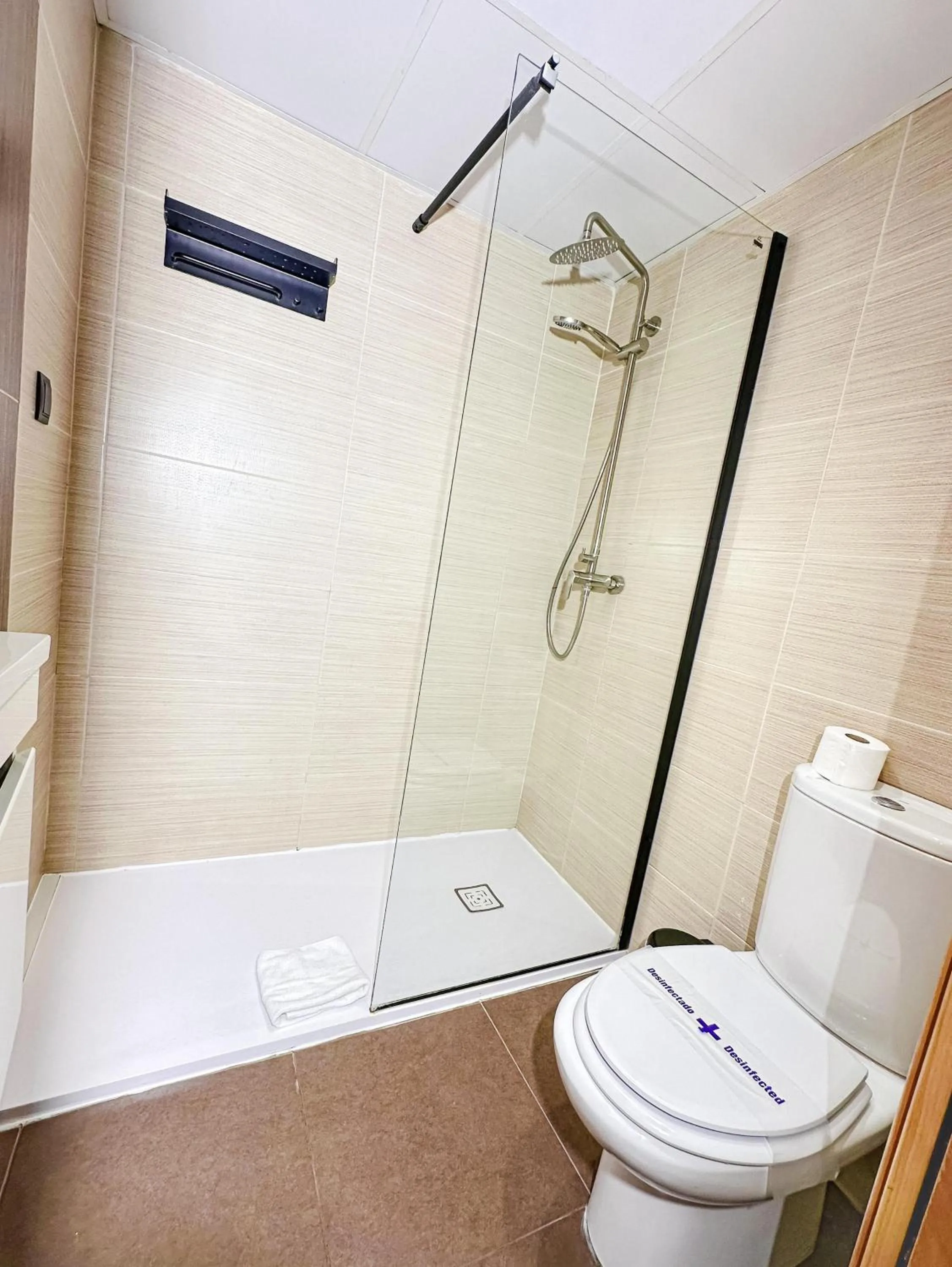 Bathroom in Happy Apartments Valencia