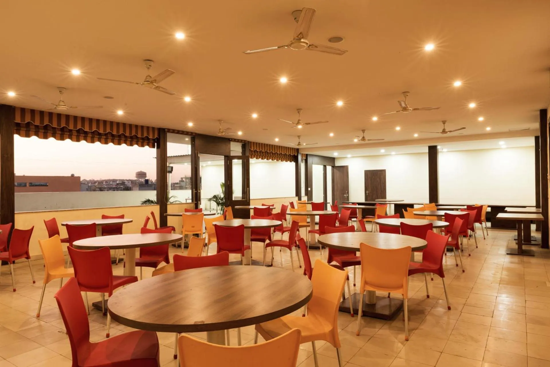 Restaurant/places to eat in Hotel Drishti,Bhopal