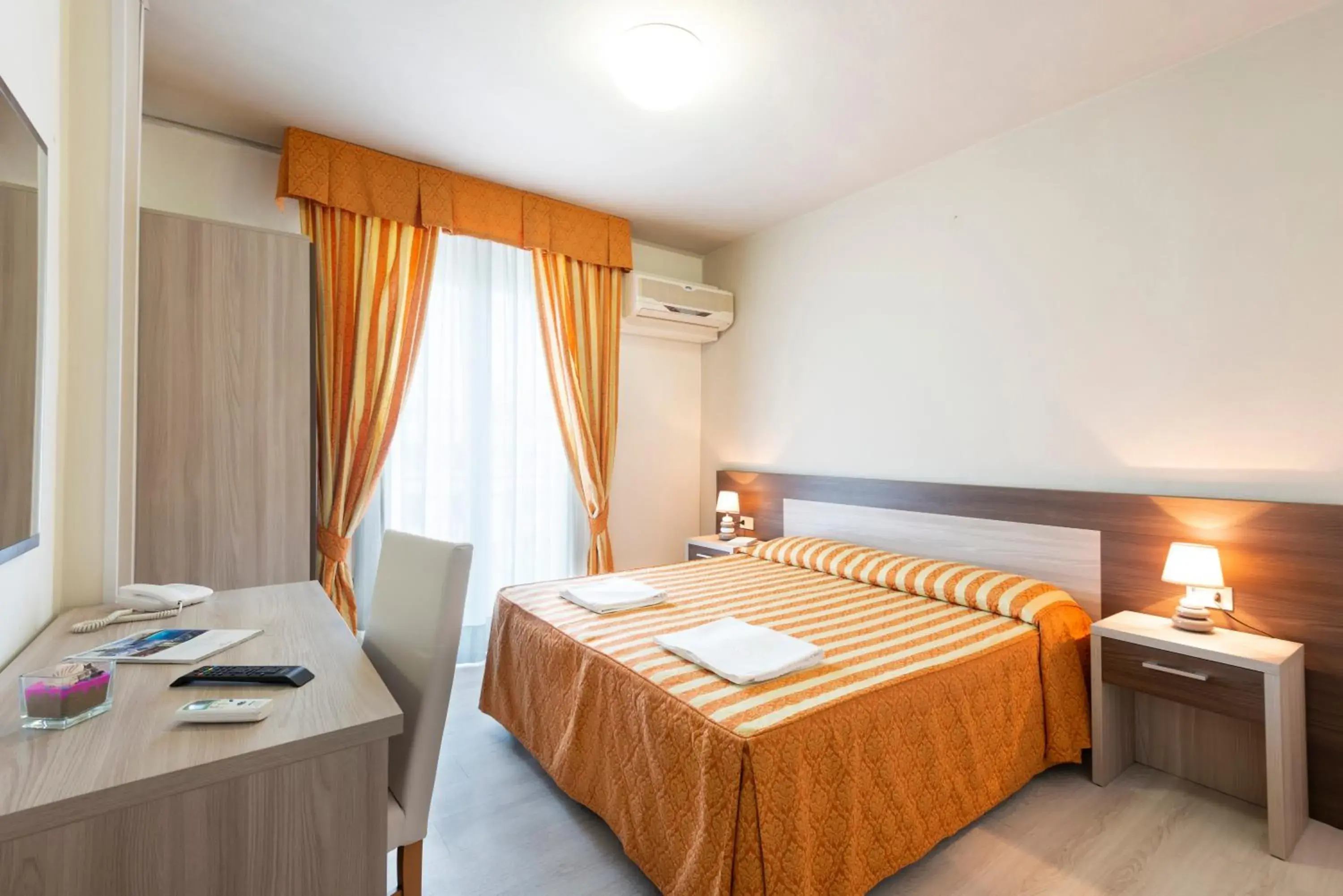 Double Room in Hotel Columbus Double Room in Hotel Columbus