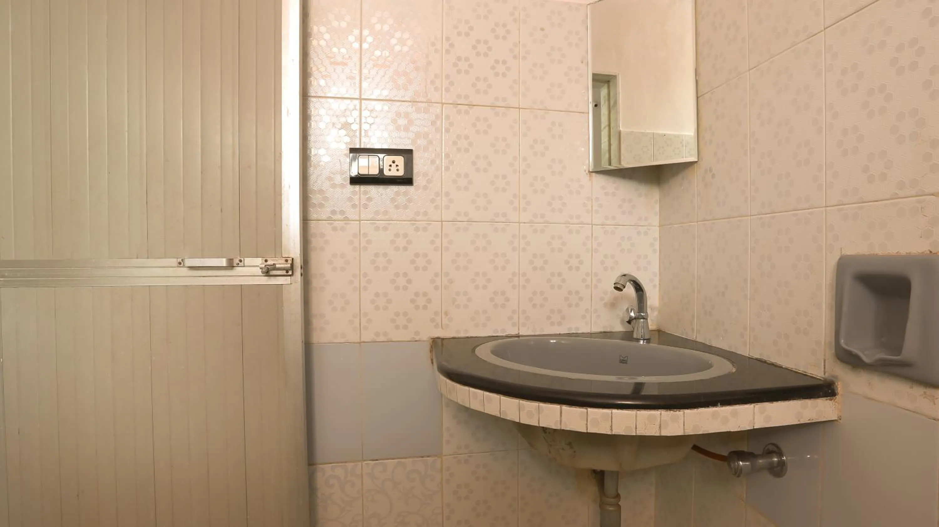 Bathroom in Anjuna Beach Resort