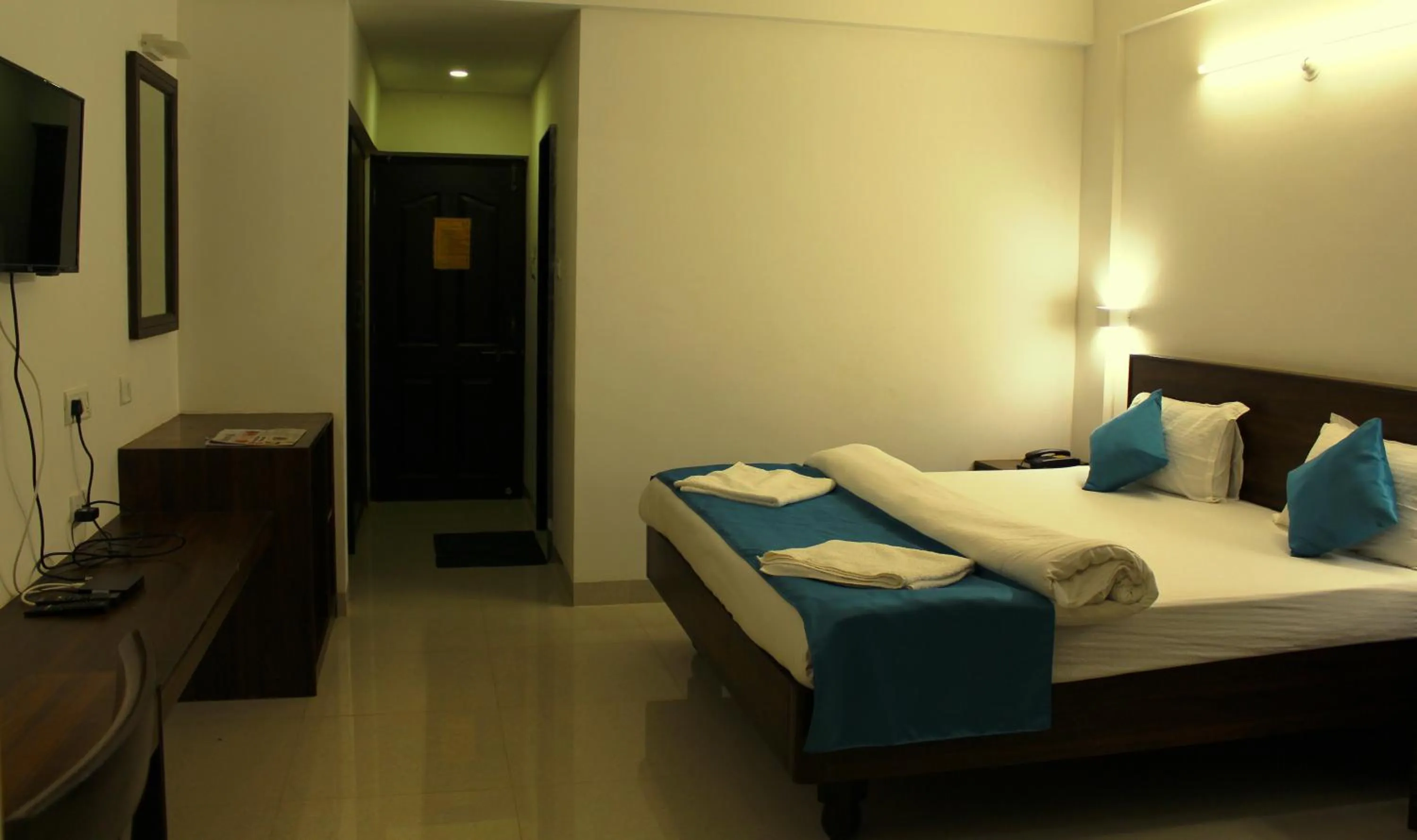 Bedroom, Bed in Anjuna Beach Resort