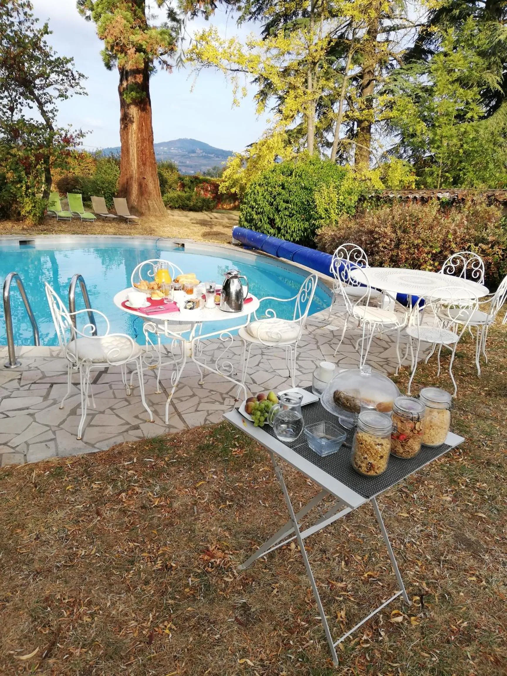 Food and drinks in Chambres d'Hôtes "LE CALME"