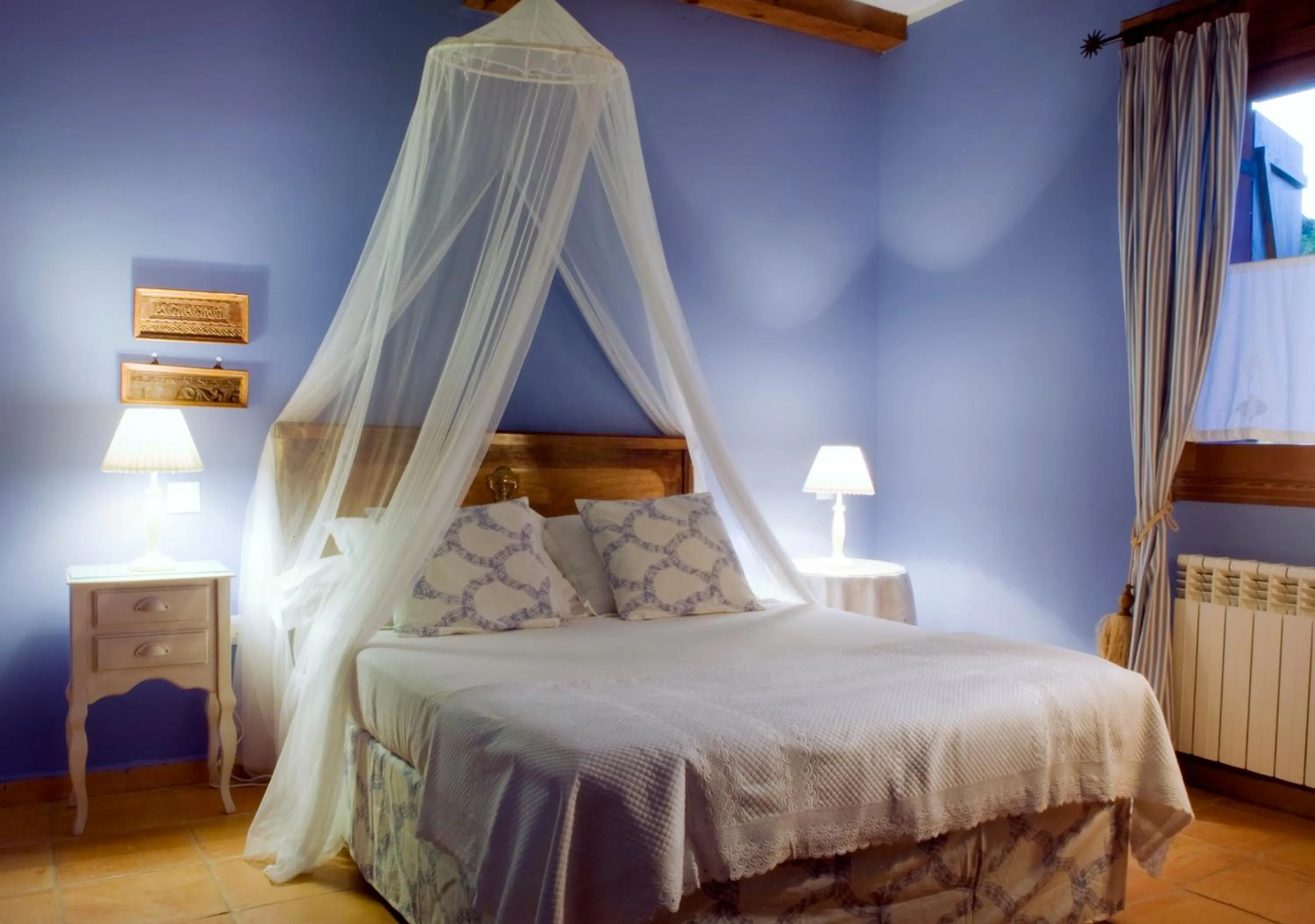 Photo of the whole room, Bed in La Casita de Cabrejas