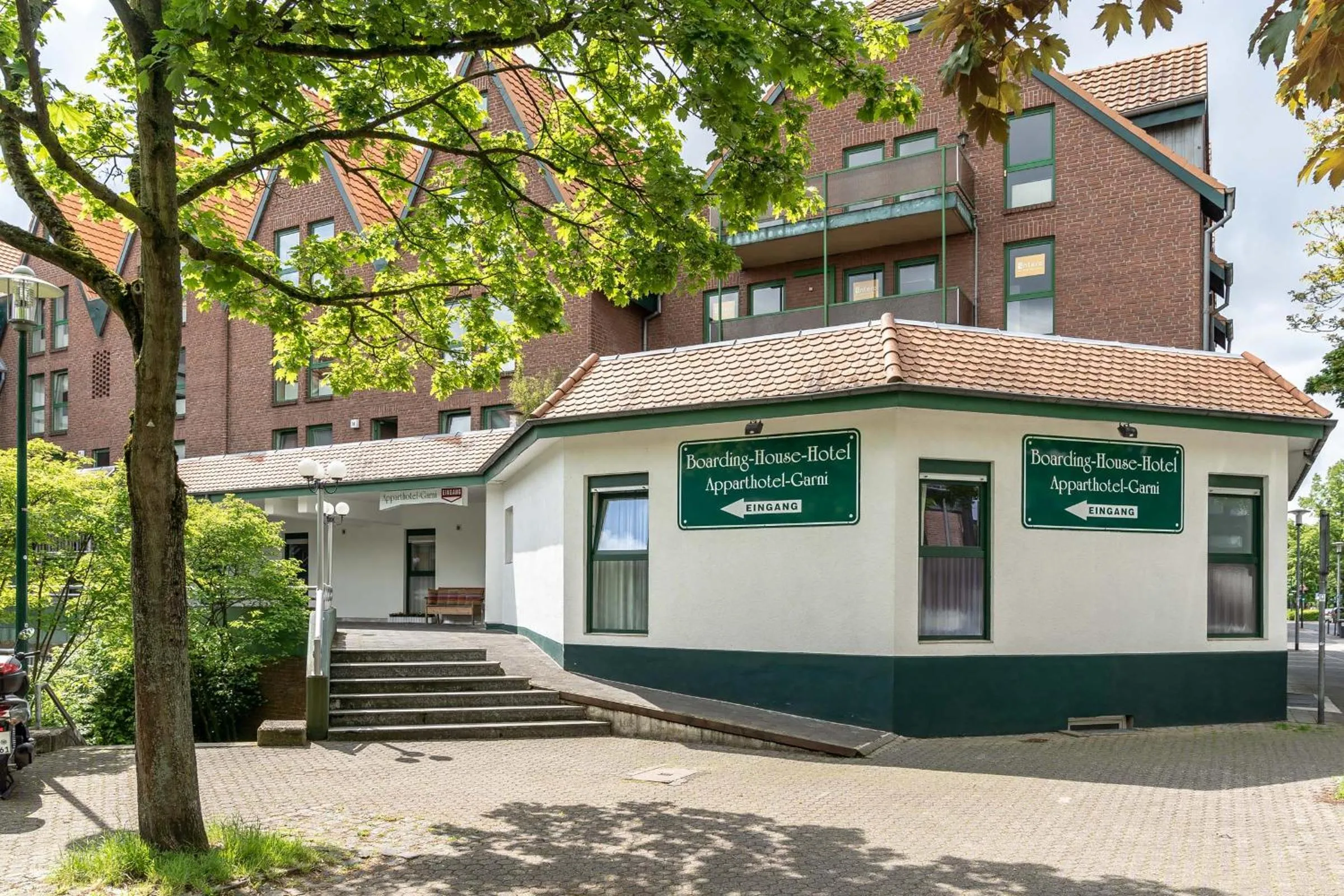 Facade/entrance in Boardinghouse Burgpark