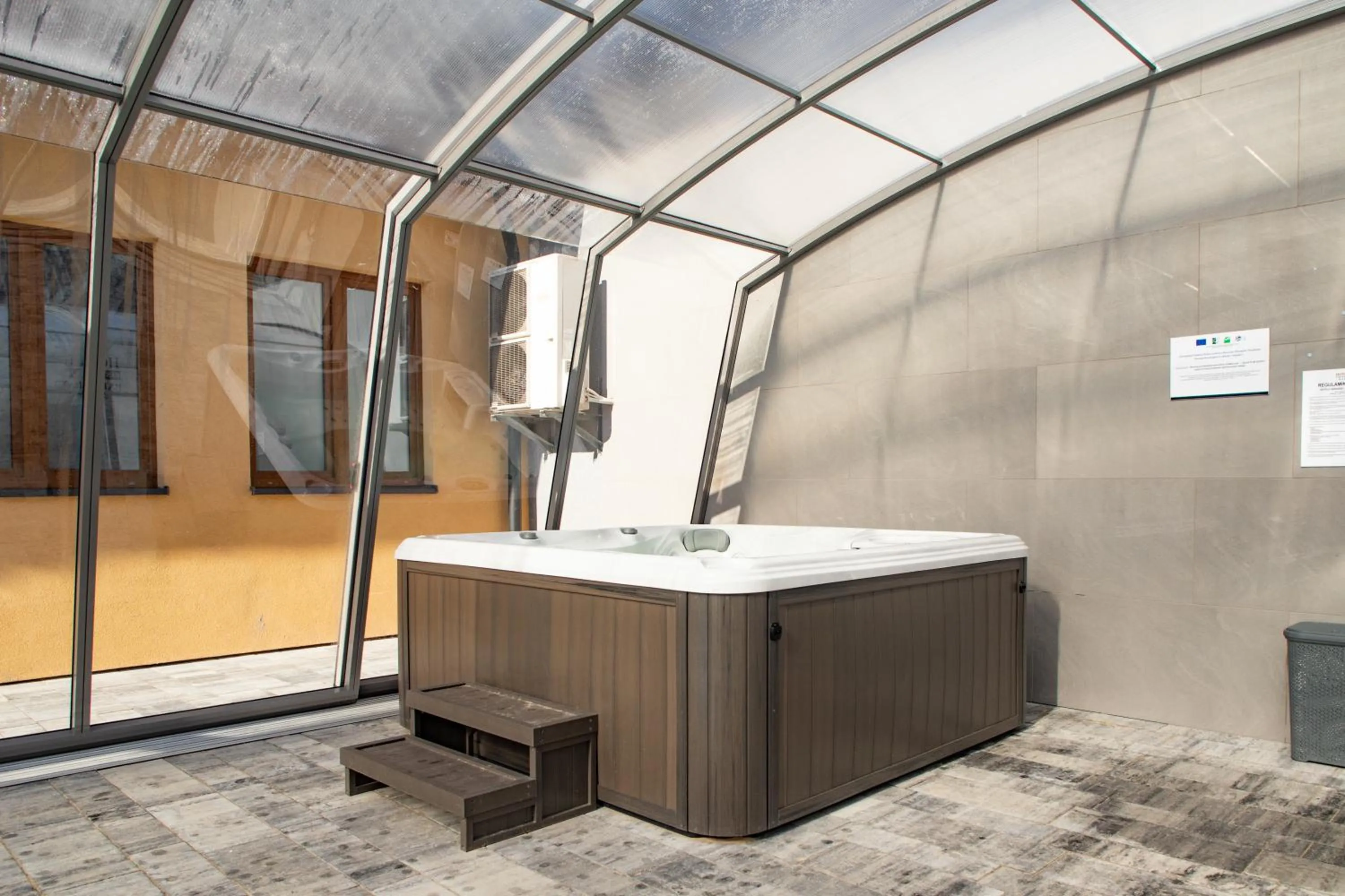 Hot Tub in Hotel Paradiso