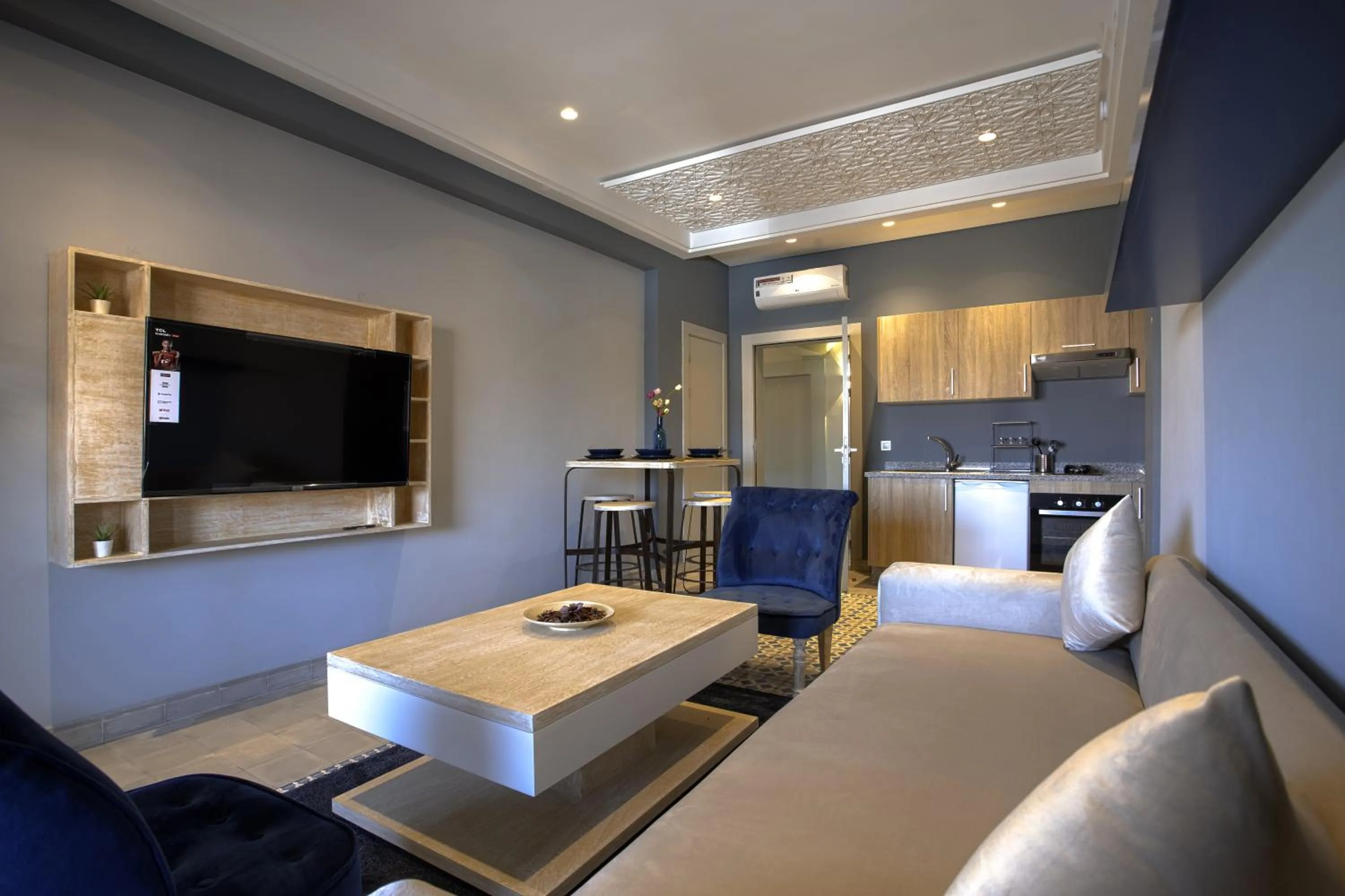 Communal lounge/ TV room in BnB MEDINA