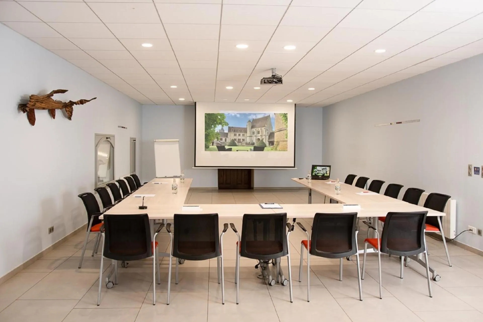 Business facilities in DOMAINE ST GERMER