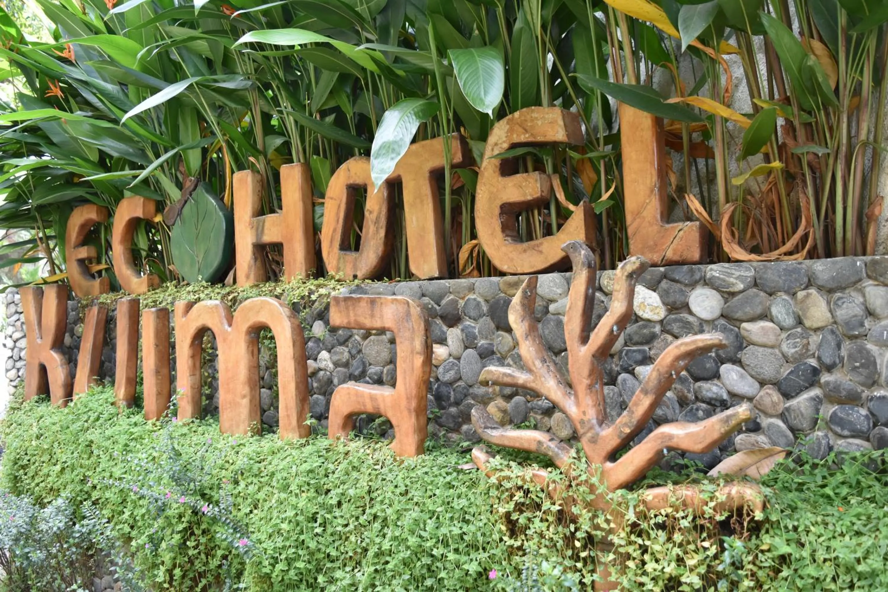 Logo/Certificate/Sign in Eco Hostal Kuima