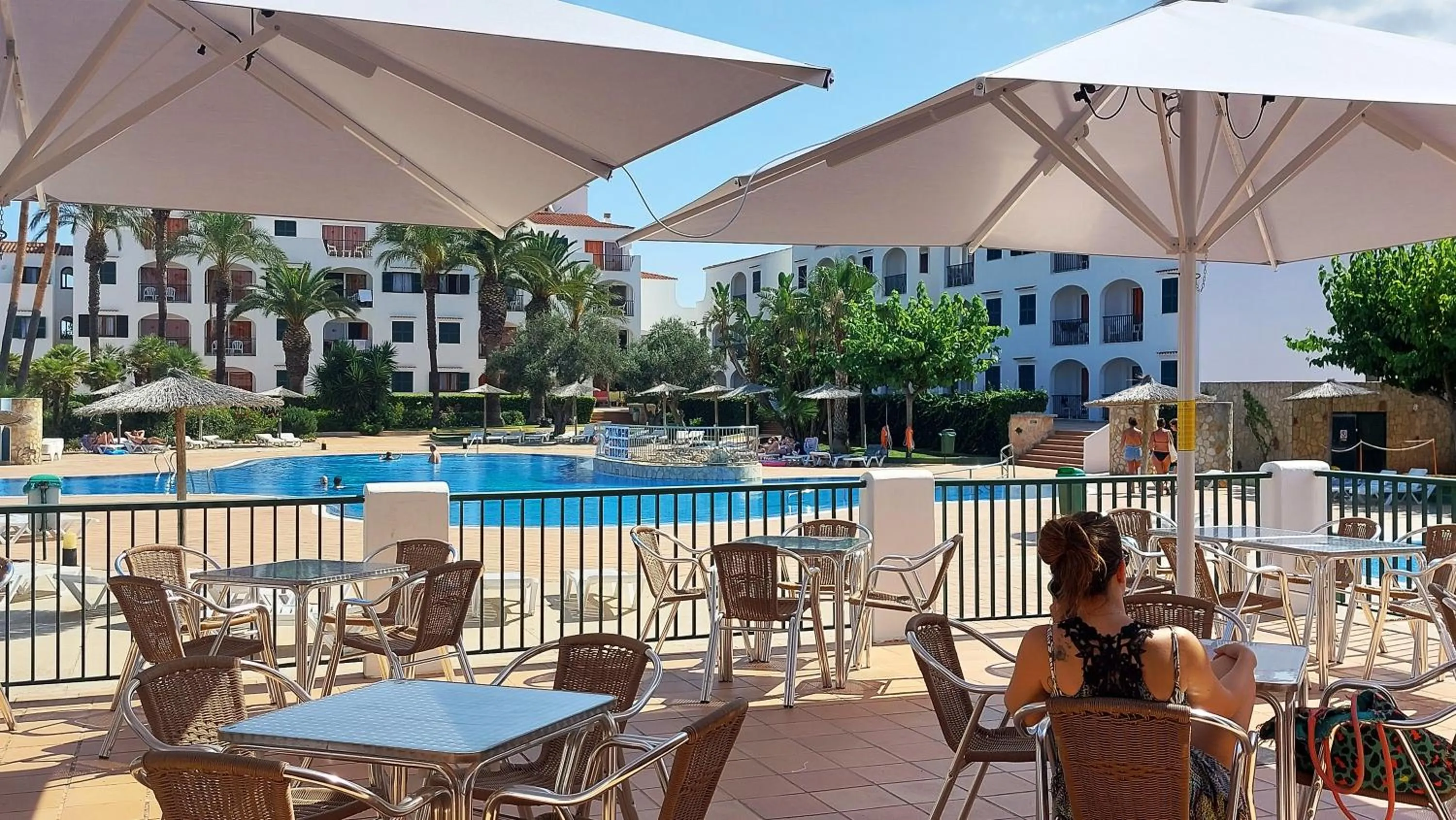 Restaurant/places to eat in Apartamentos Vista Blanes