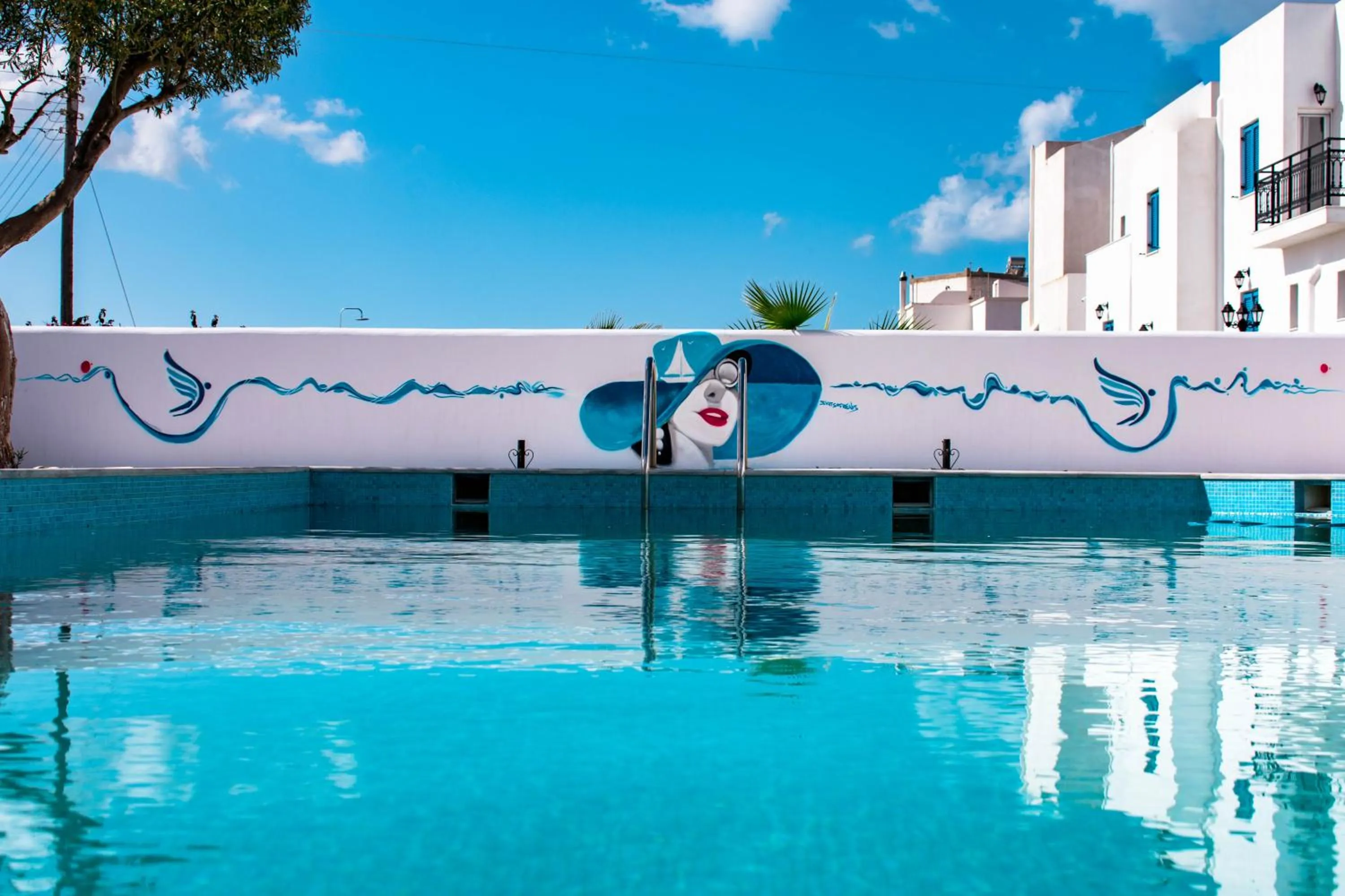 Swimming pool in Dedalos Studios Naxos