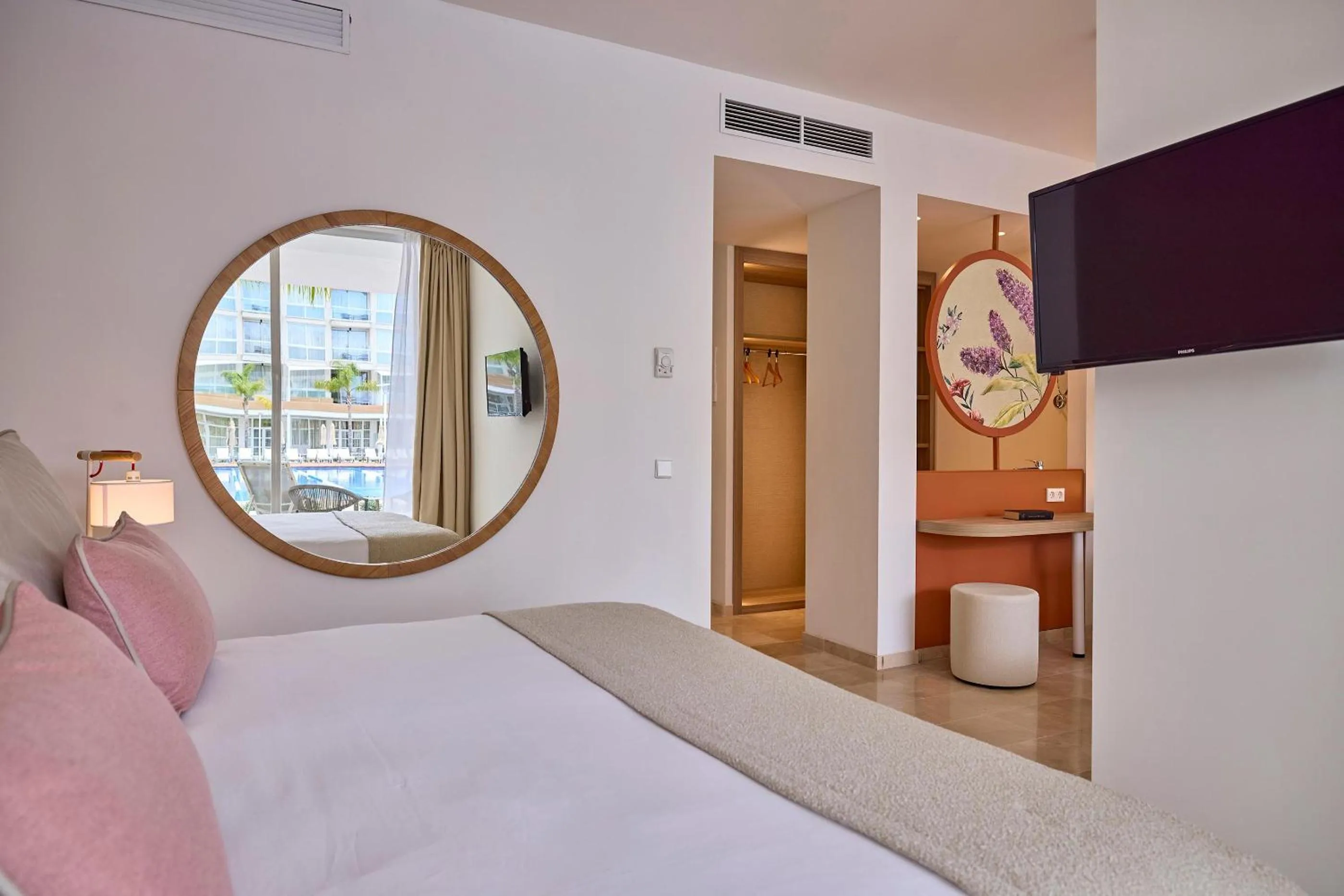 Photo of the whole room, Bed in Zafiro Alzinar Mar Adults Only - Refurbished 2025