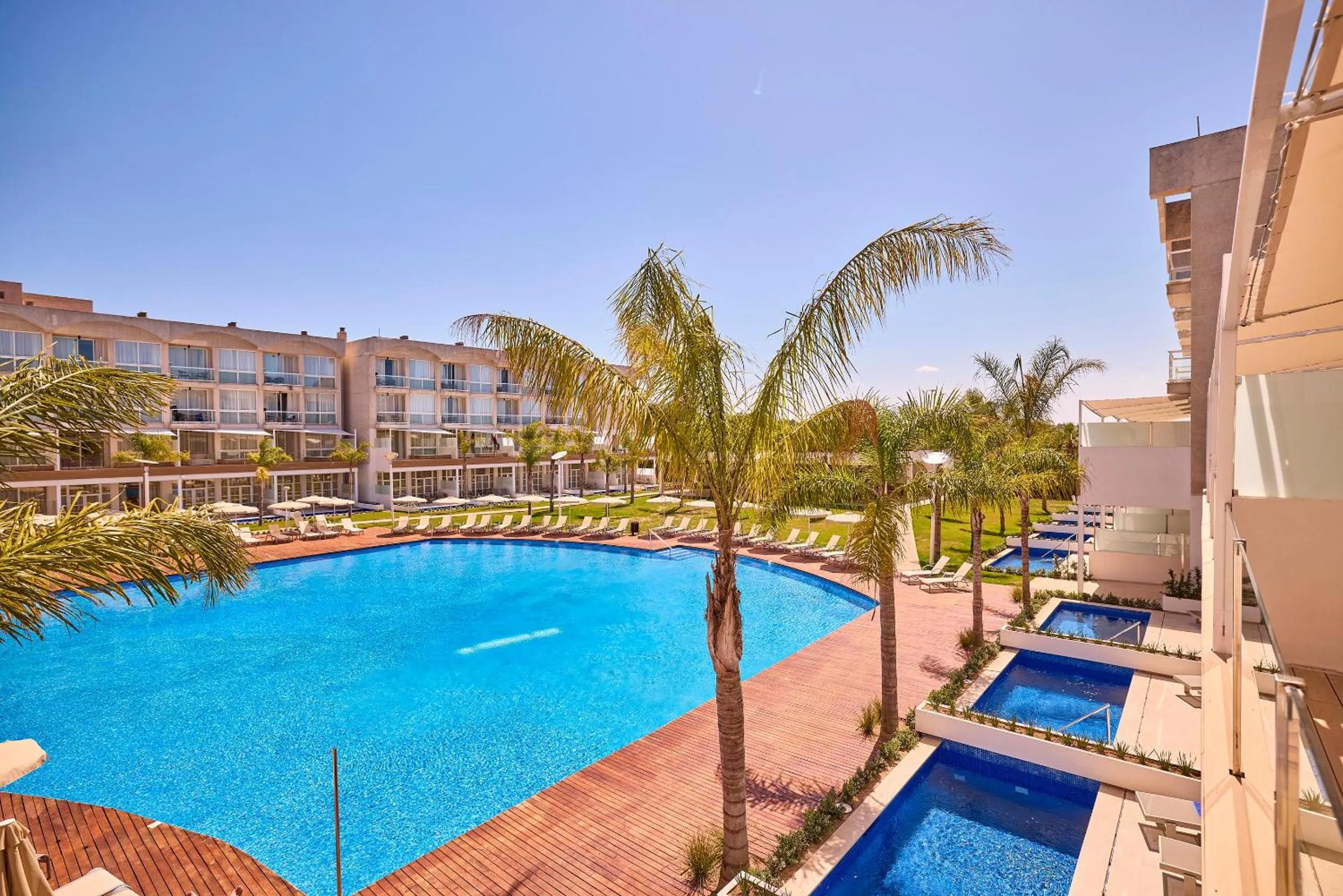 Photo of the whole room in Zafiro Alzinar Mar Adults Only - Refurbished 2025