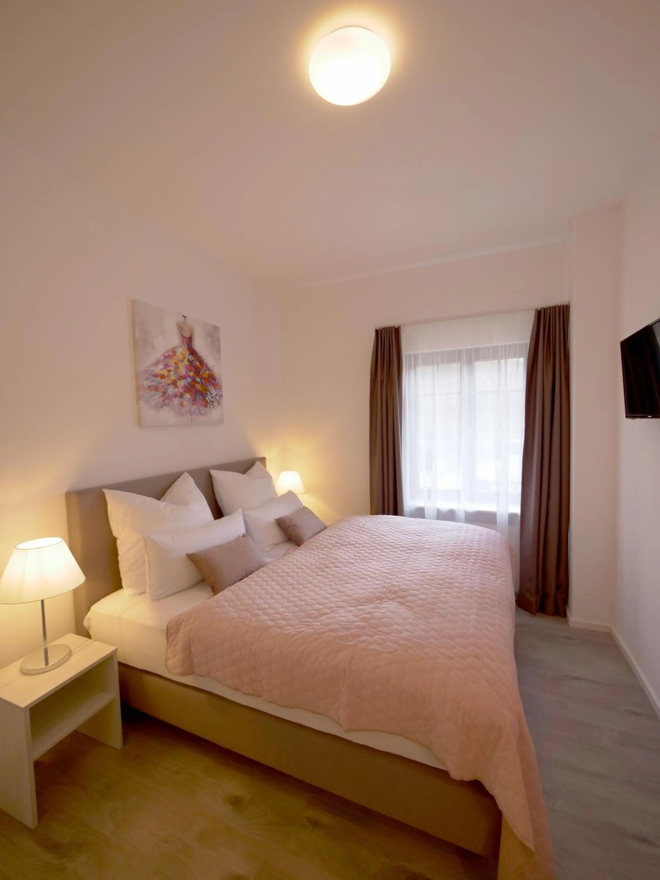 Photo of the whole room, Bed in Oberwaldhaus