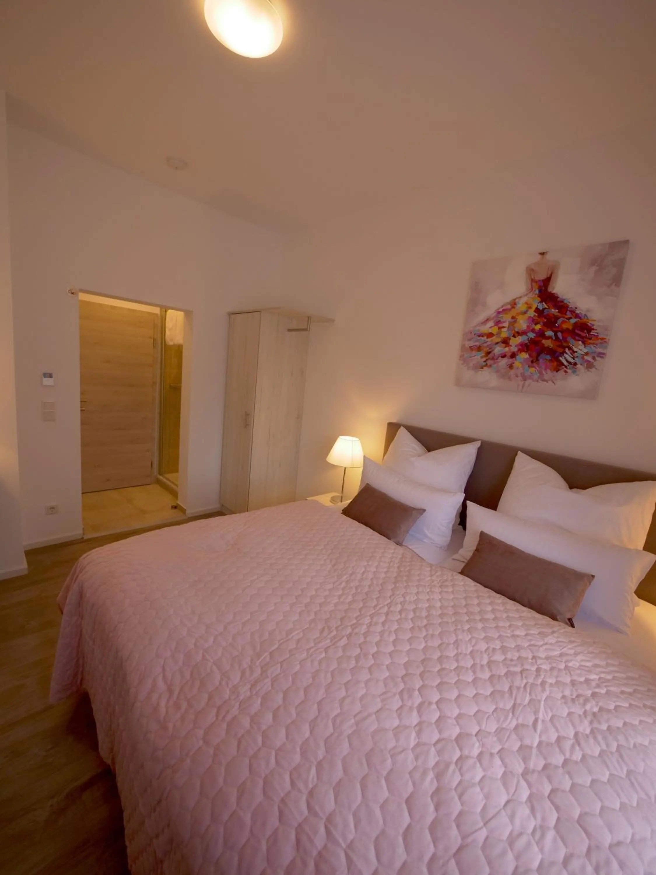 Photo of the whole room, Bed in Oberwaldhaus