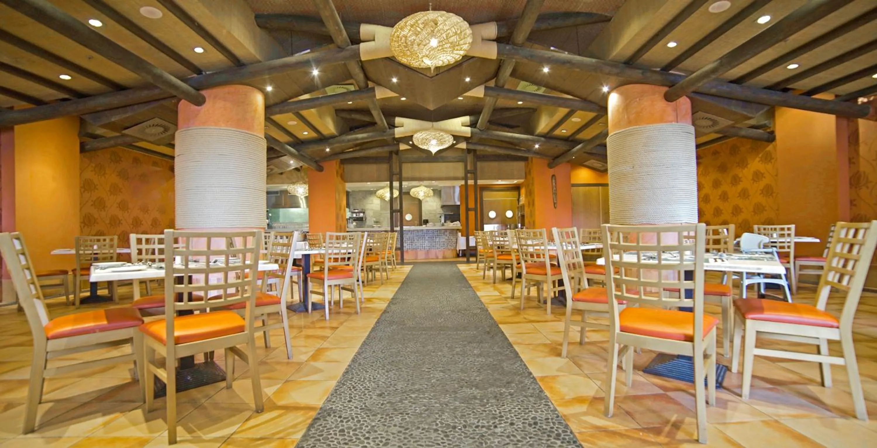 Restaurant/places to eat in Holiday World Polynesia