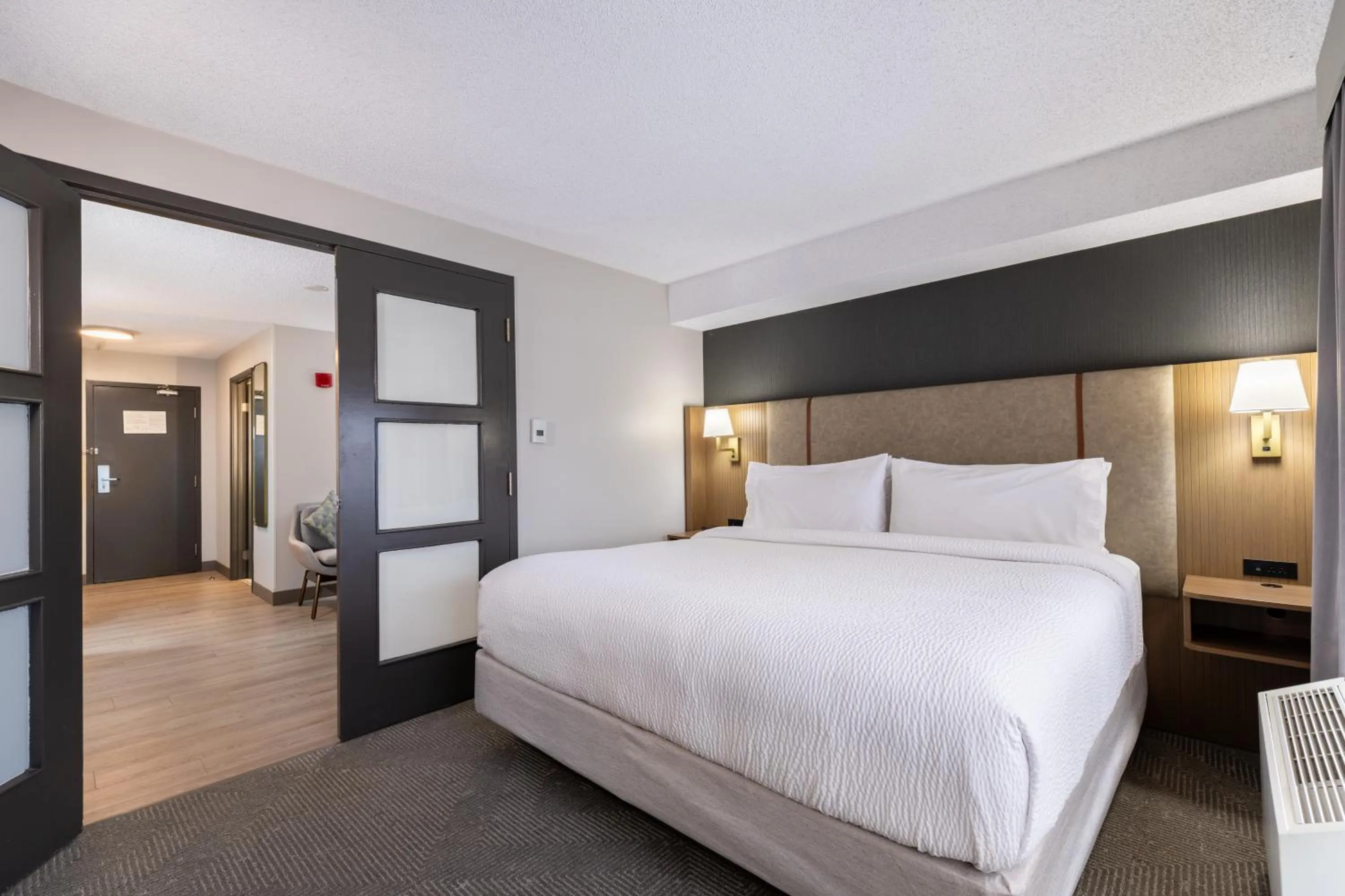 Bed in Holiday Inn Hotel & Suites London by IHG