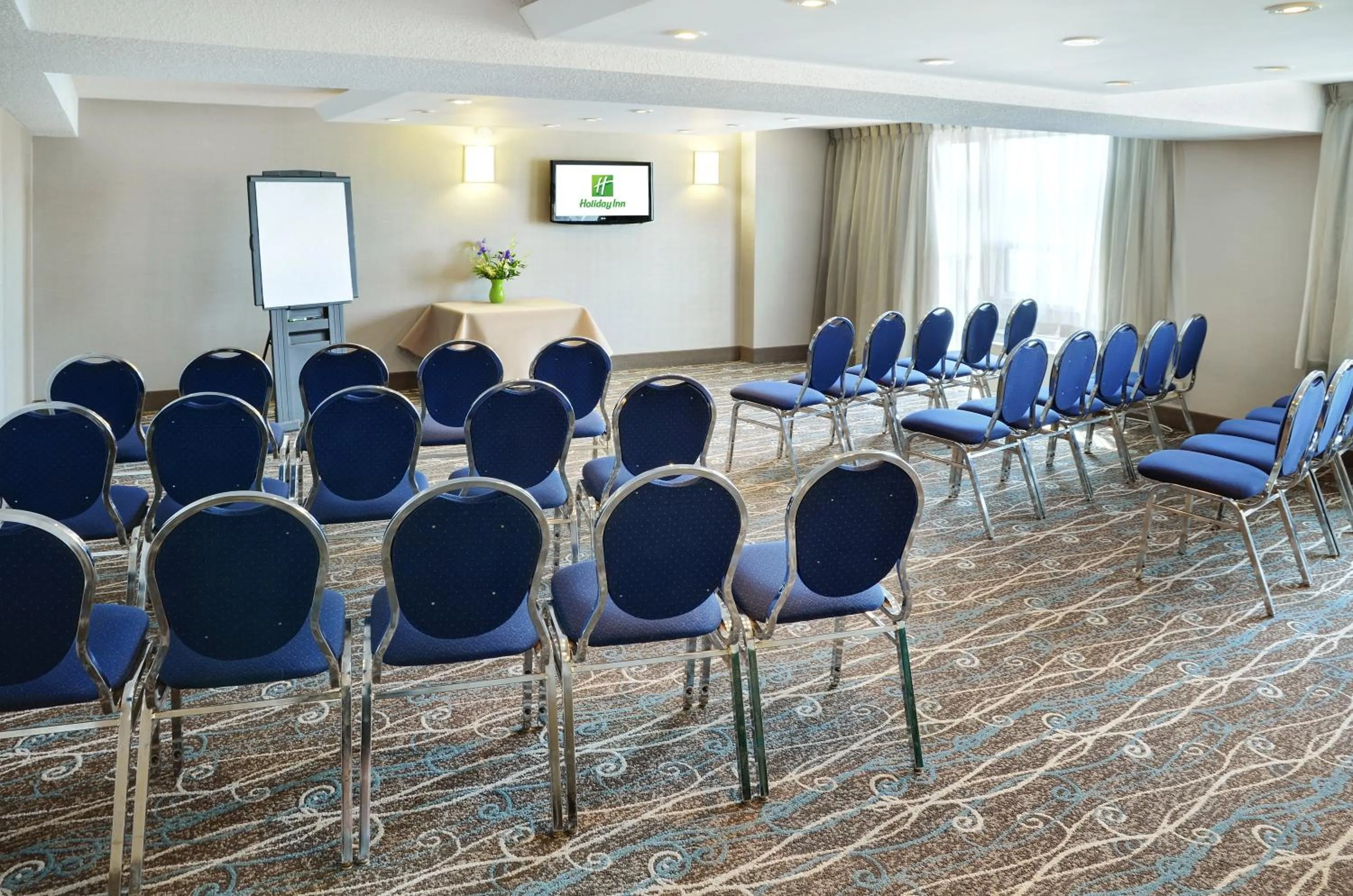 Meeting/conference room in Holiday Inn Hotel & Suites London by IHG