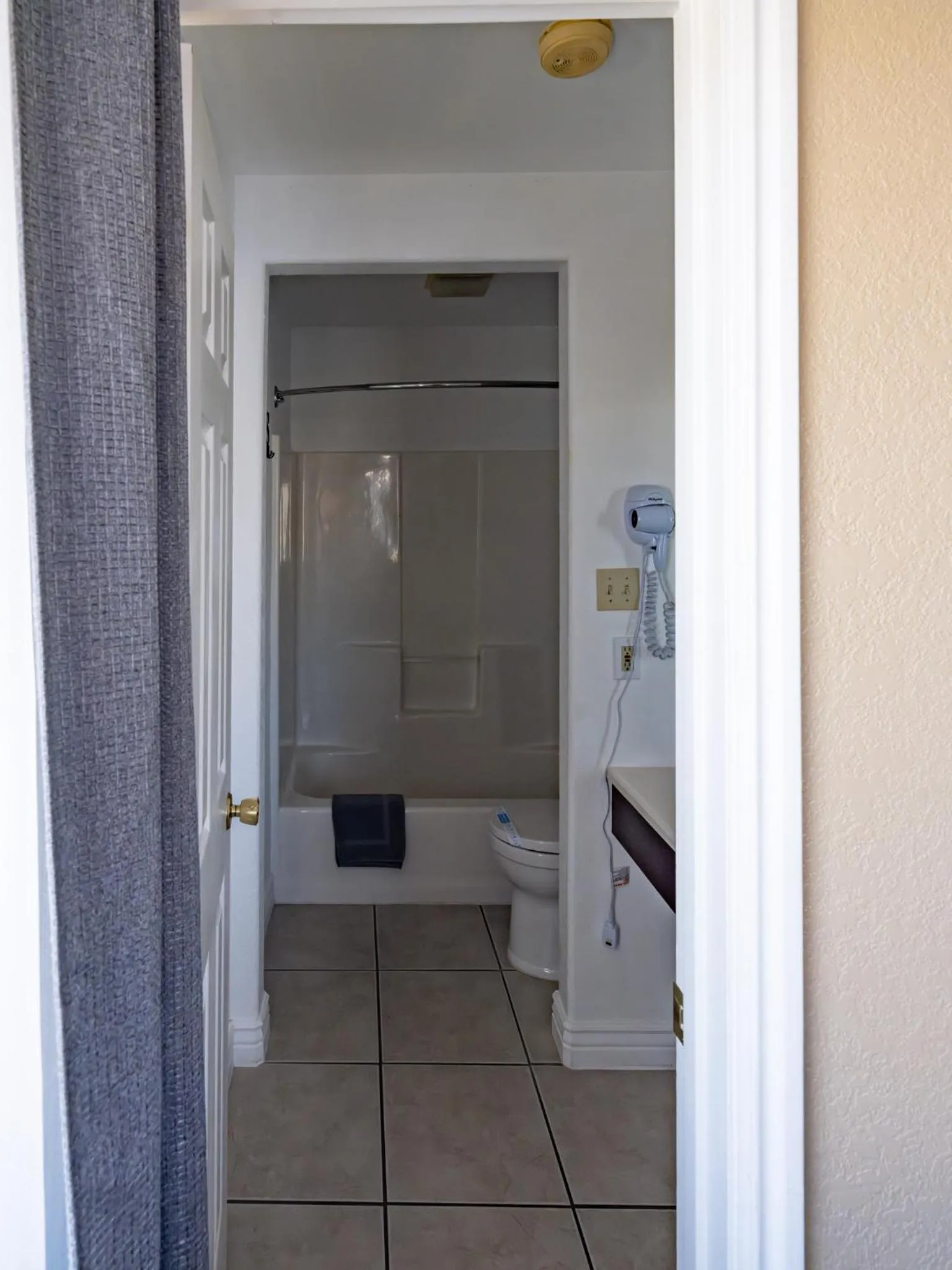 Shower in Bryce Trails Bed and Breakfast