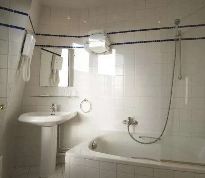 Standard Twin Room in Hôtel Transcontinental Standard Twin Room in Hôtel Transcontinental