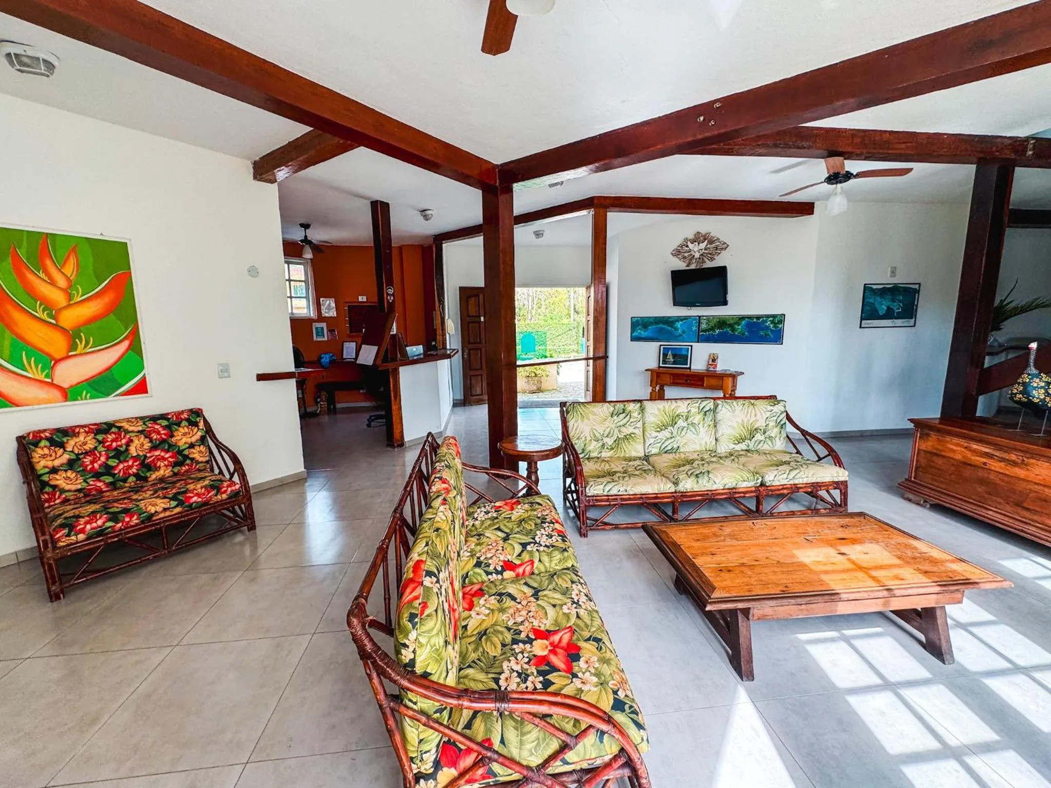 Living room in Pousada Portal de Paraty- COM GERADOR DE ENERGIA