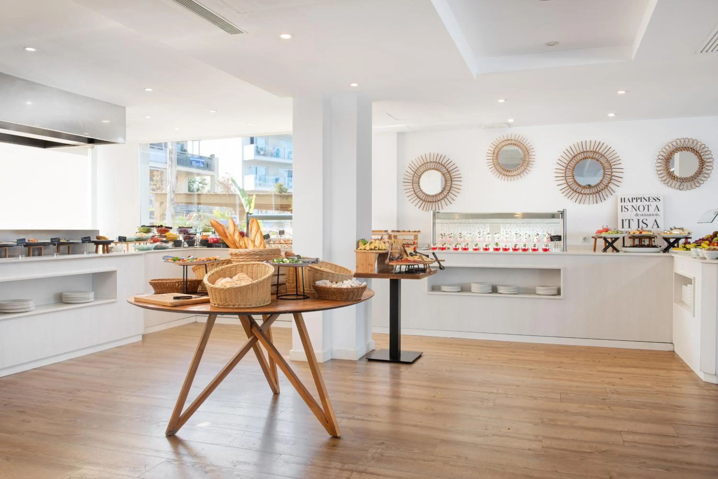 Restaurant/places to eat in Hotel Atolon