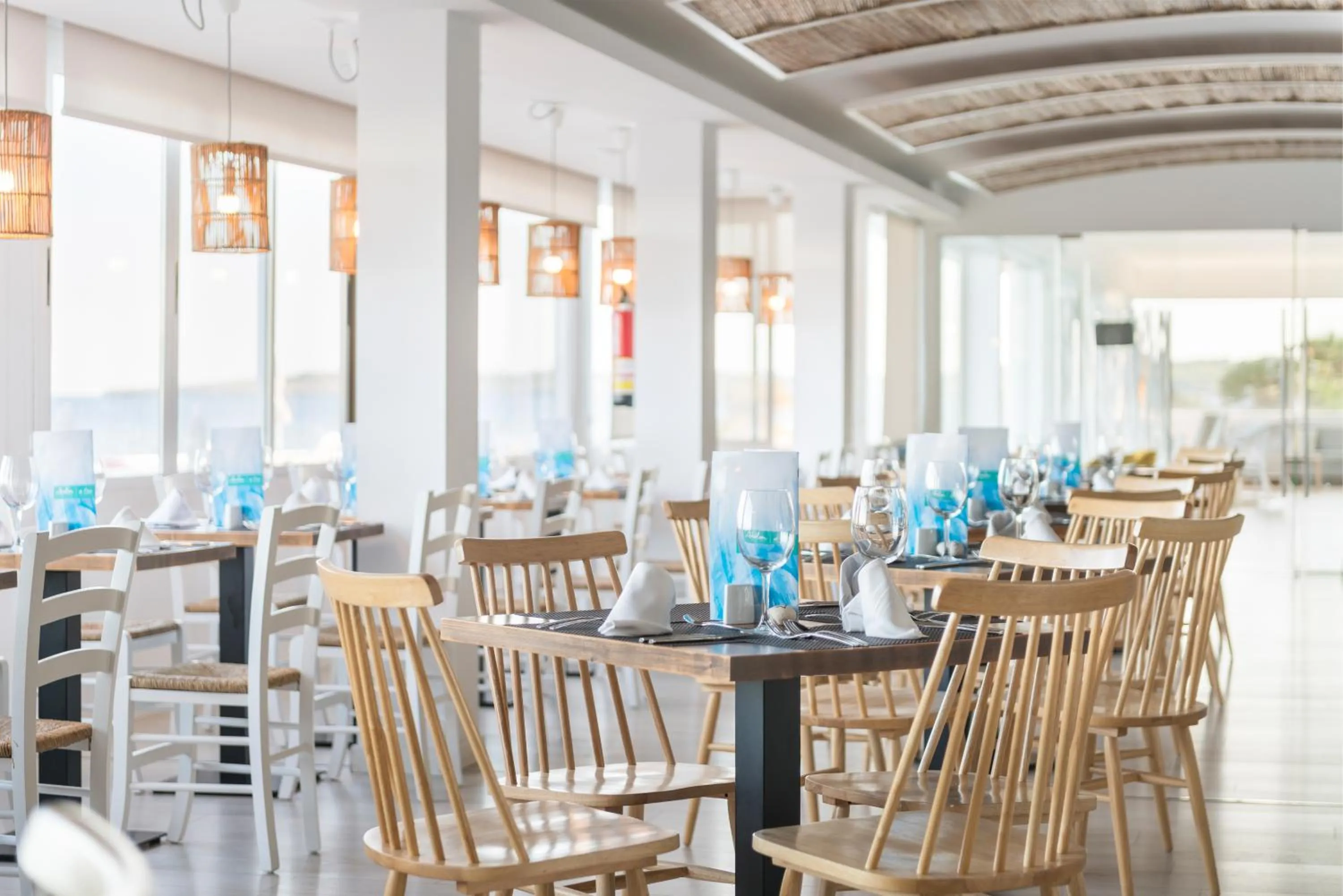 Restaurant/places to eat in Hotel Atolon