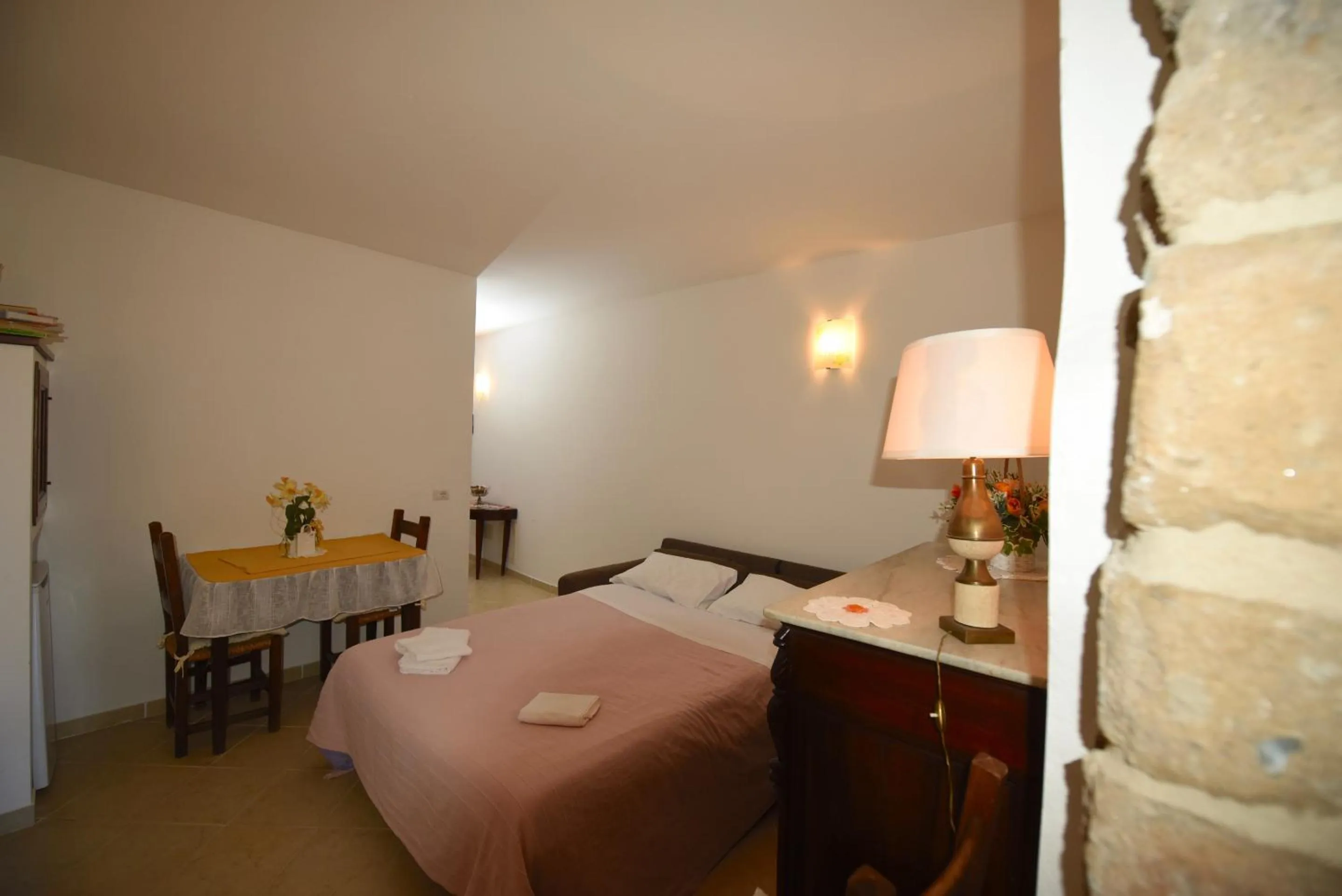 Photo of the whole room in B&B Dell' Artista