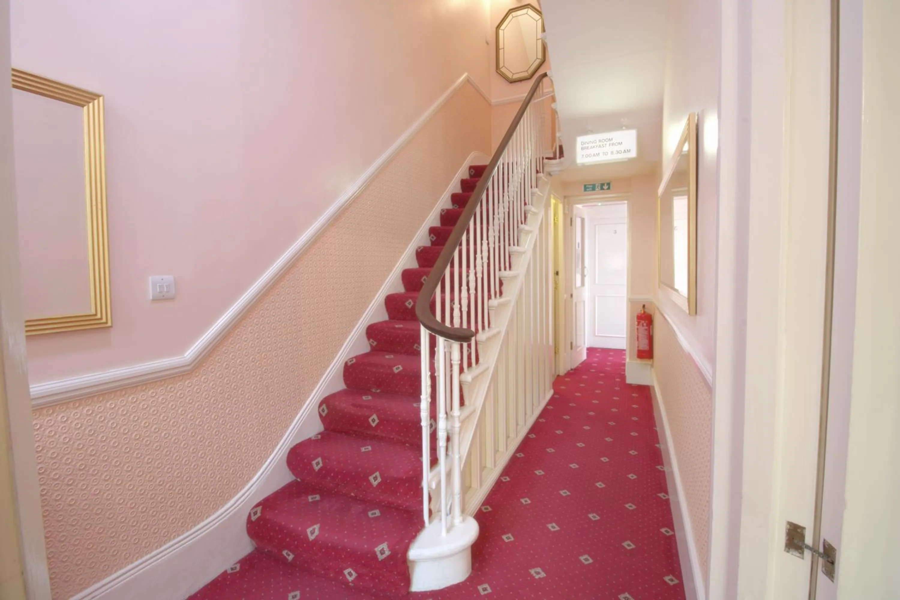 Lobby or reception in Balmoral House Hotel