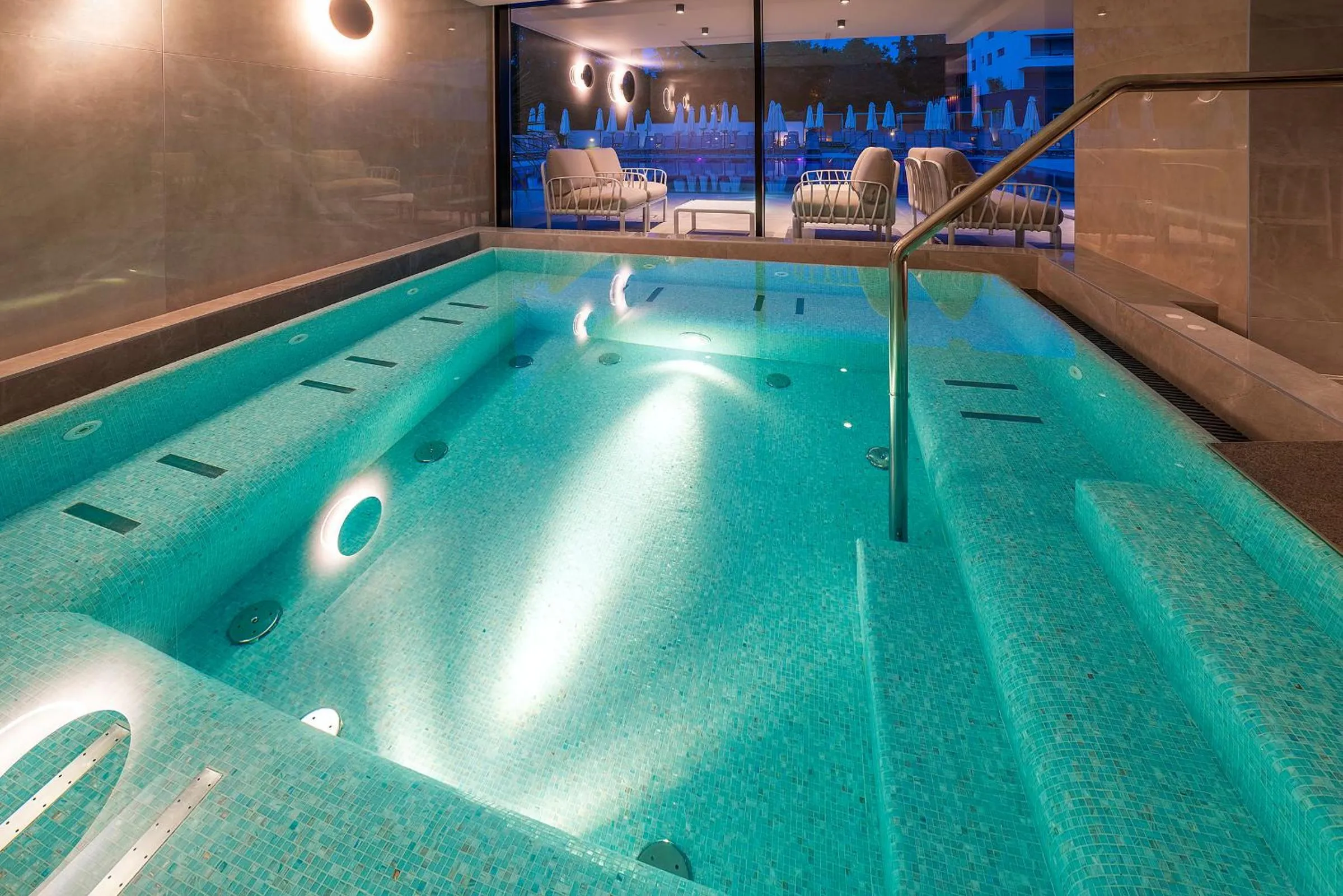 Hot Tub in Luxury Hotel Riva