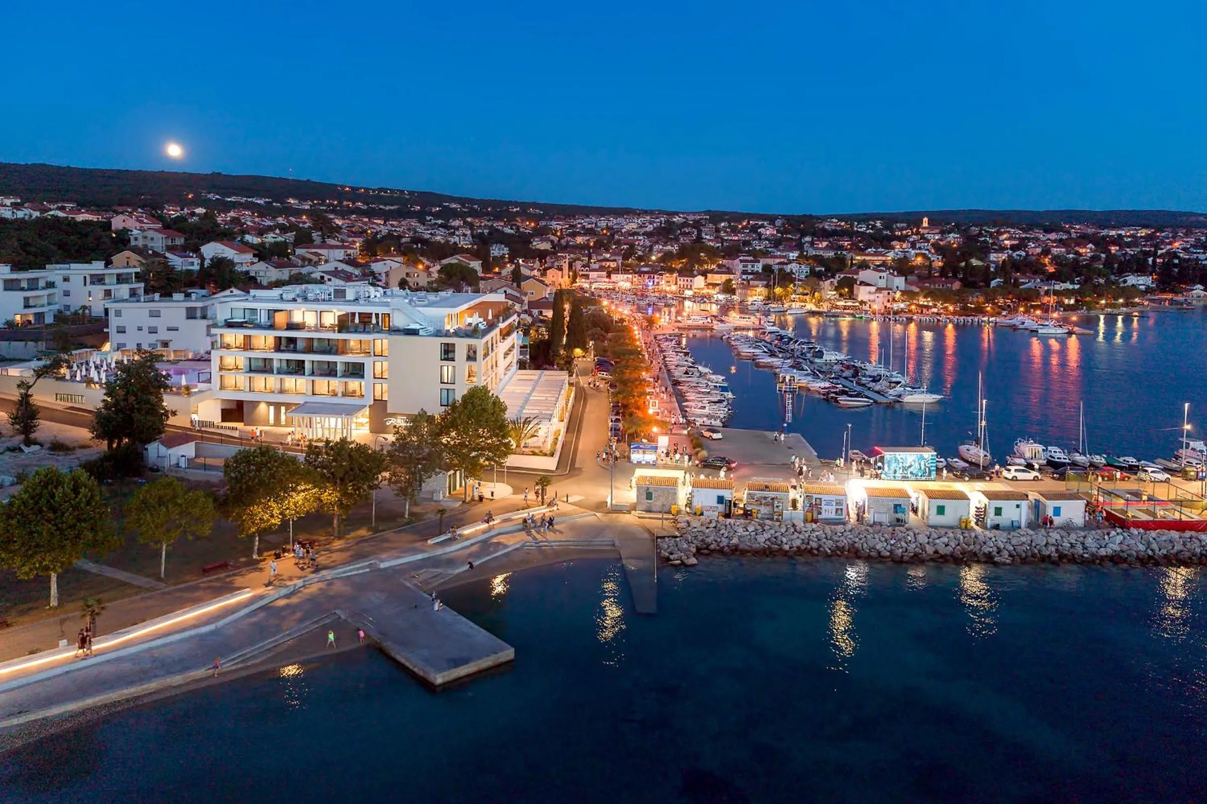 Neighbourhood in Luxury Hotel Riva