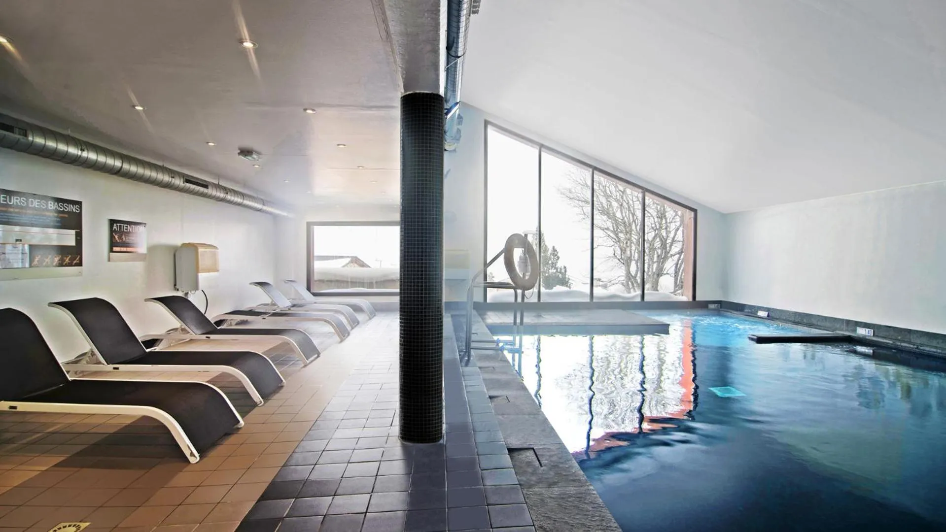 Swimming pool in Vacancéole - Les Chalets de l'Isard