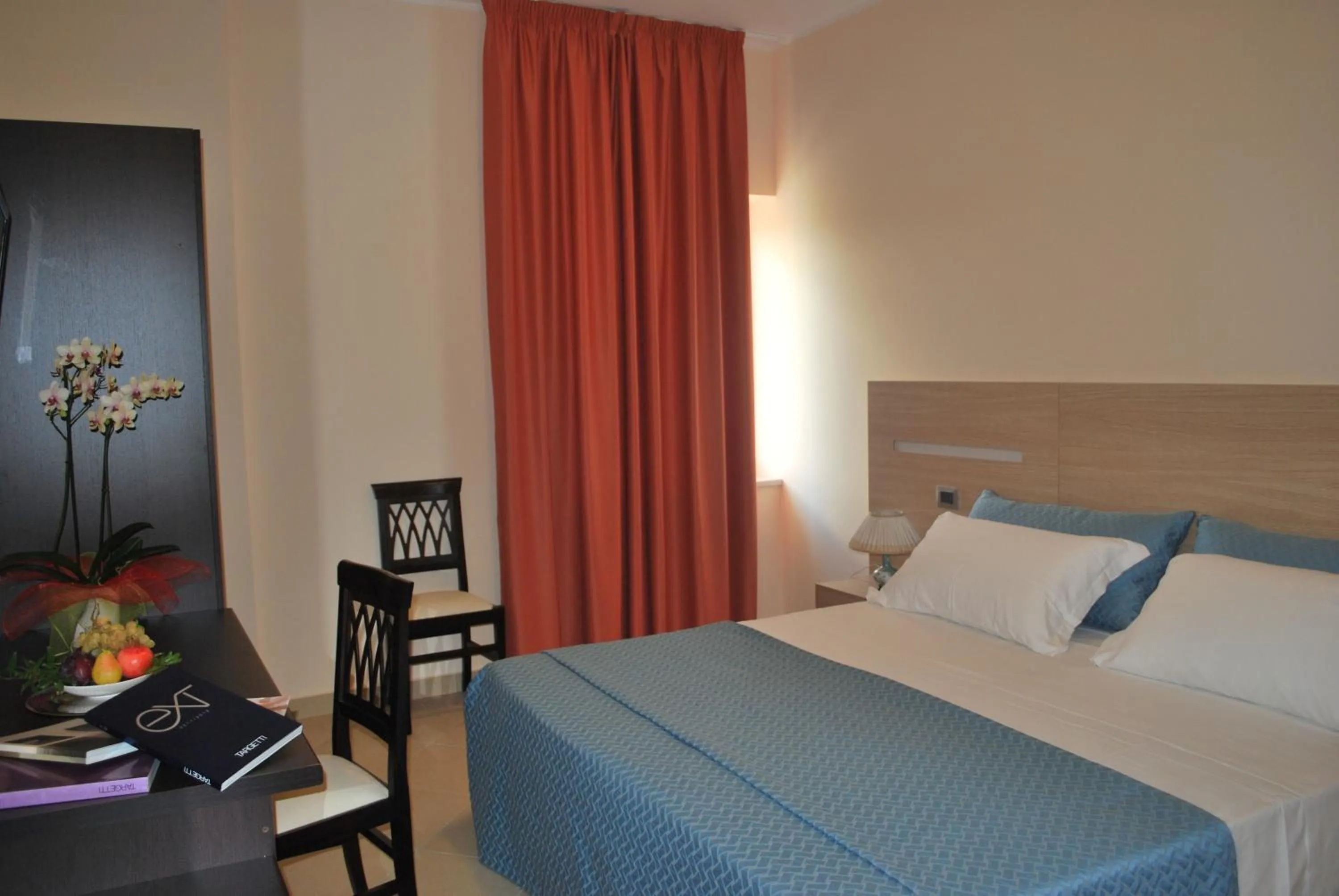 Bed in Hotel The Queen