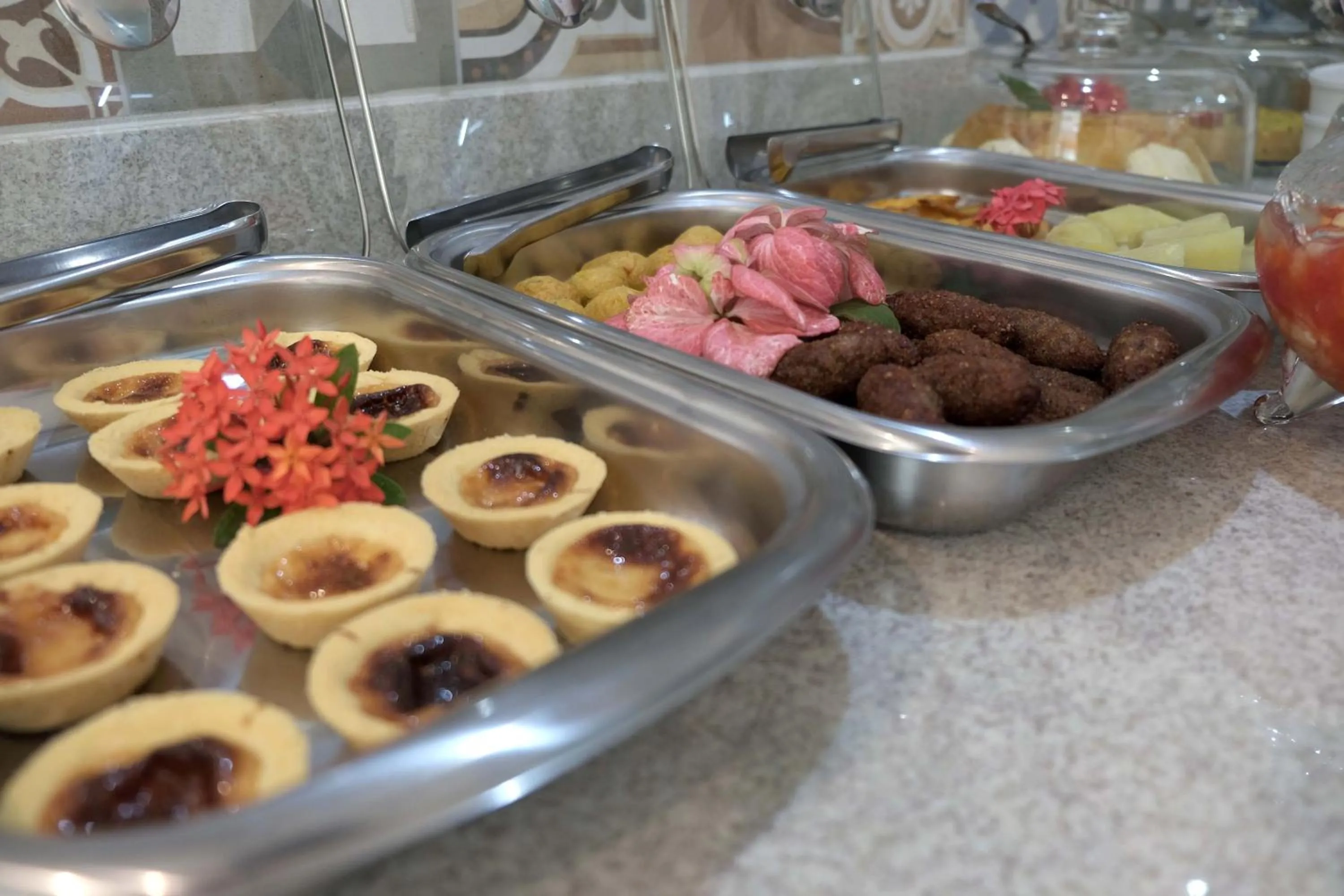 Buffet breakfast in Apart-Hotel Bella Vida Suítes e Apartamentos