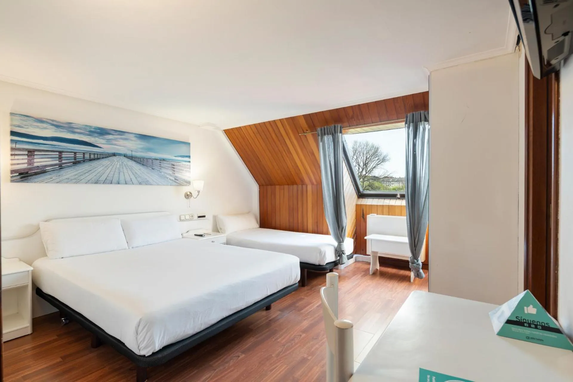 Bed in Hotel Alda Santa Cristina