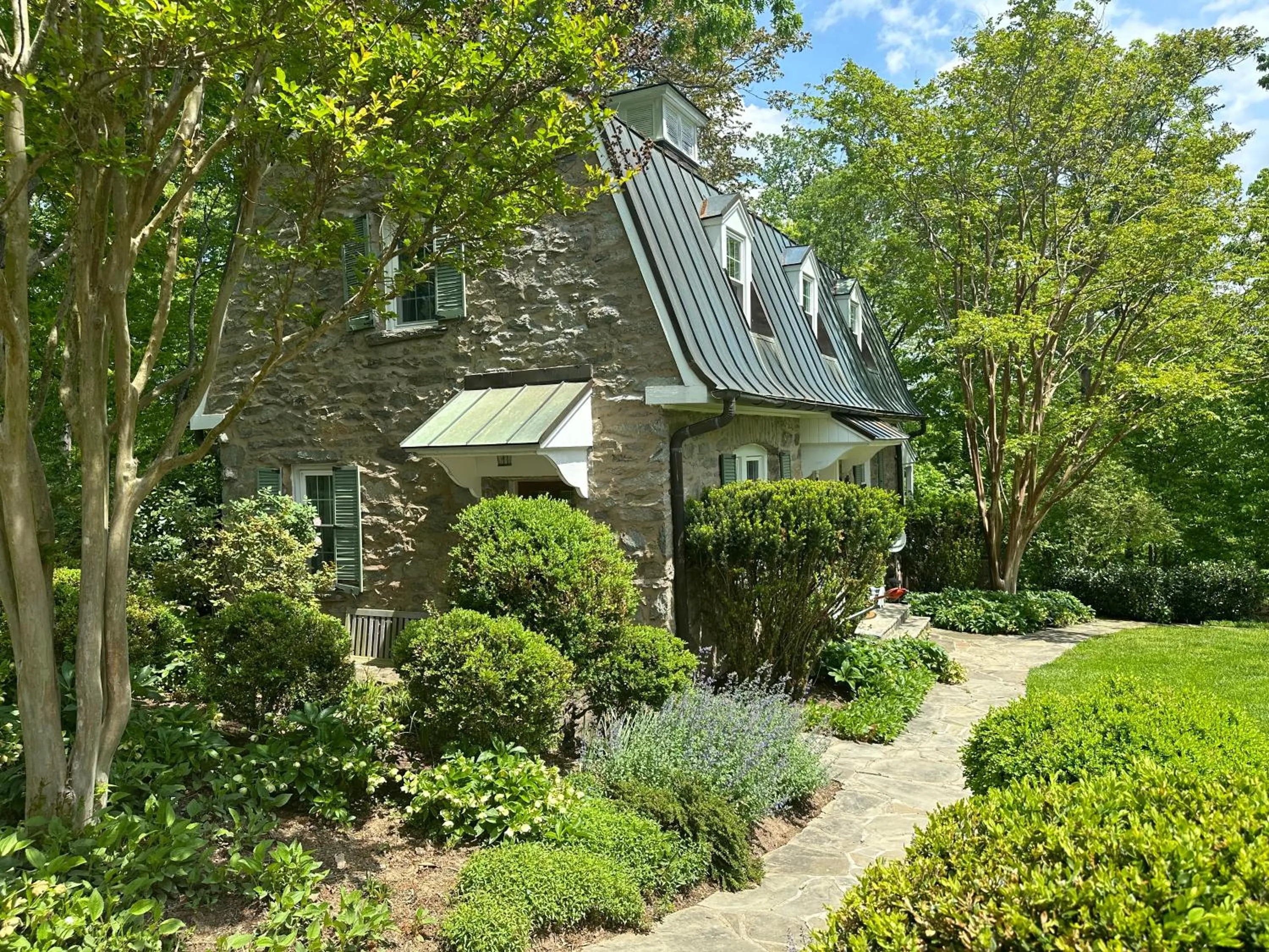 Property building in Goodstone Inn & Restaurant