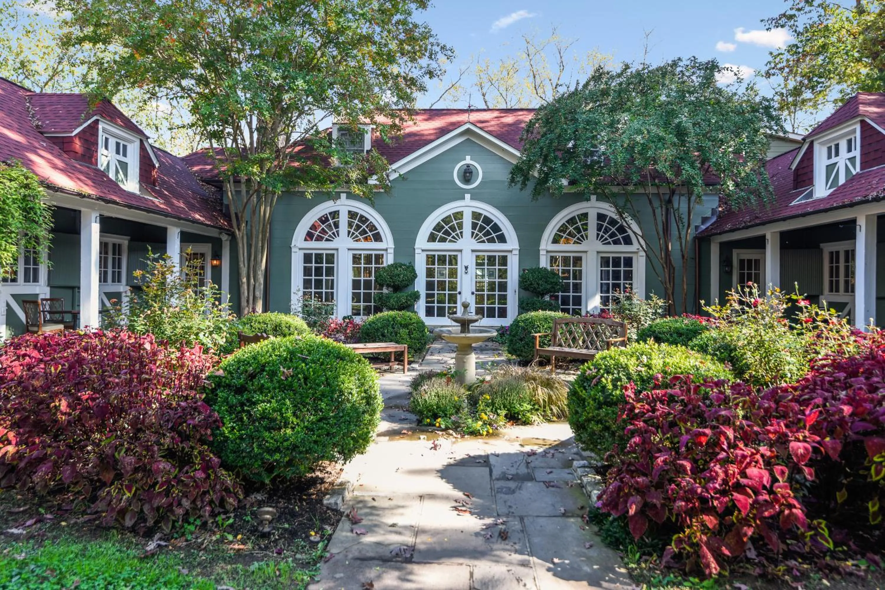 Property building in Goodstone Inn & Restaurant