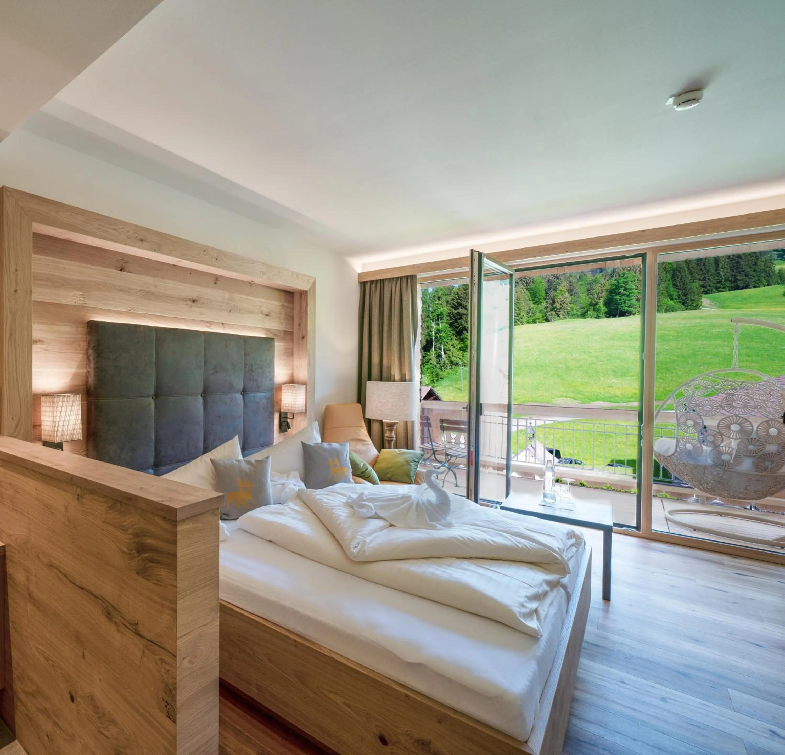 Bedroom, Bed in Ruhehotel & Naturresort Rehbach - Adults only