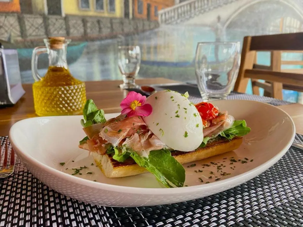 Restaurant/places to eat in Hotel Vista del Cerro