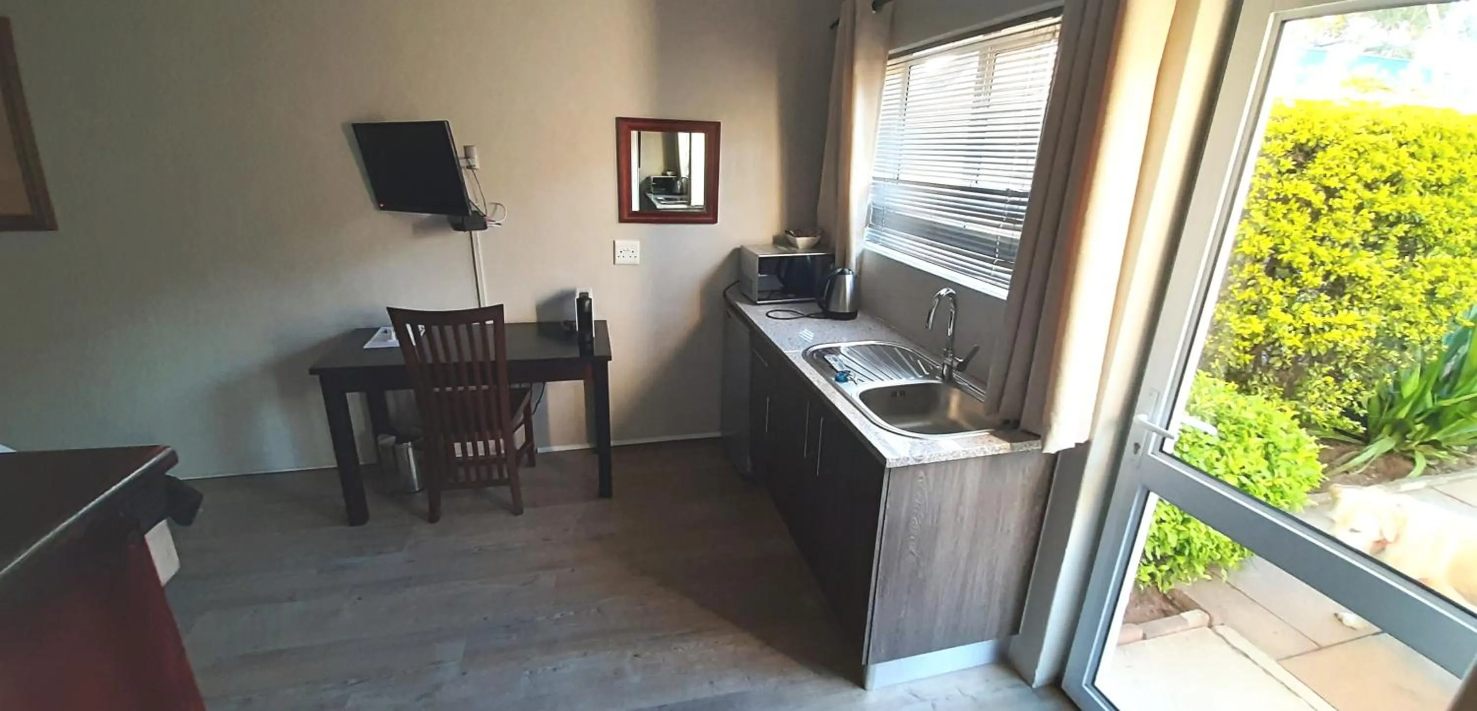 Kitchen or kitchenette in Urban Manor